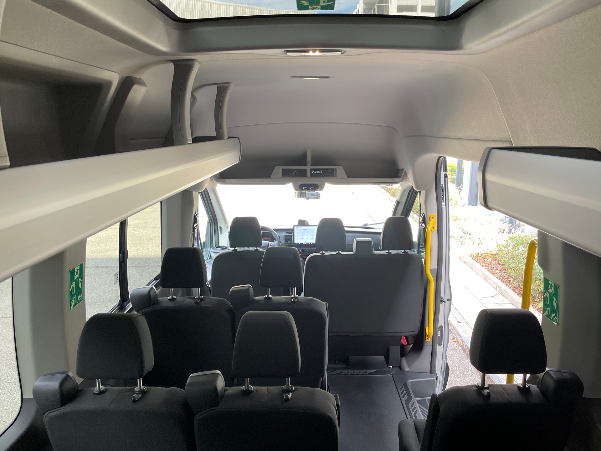 FORD Transit 460 L4H3 Trend RWD A 18-Sitzer mit Standheizung, AHK und 360° Kamera-image-12
