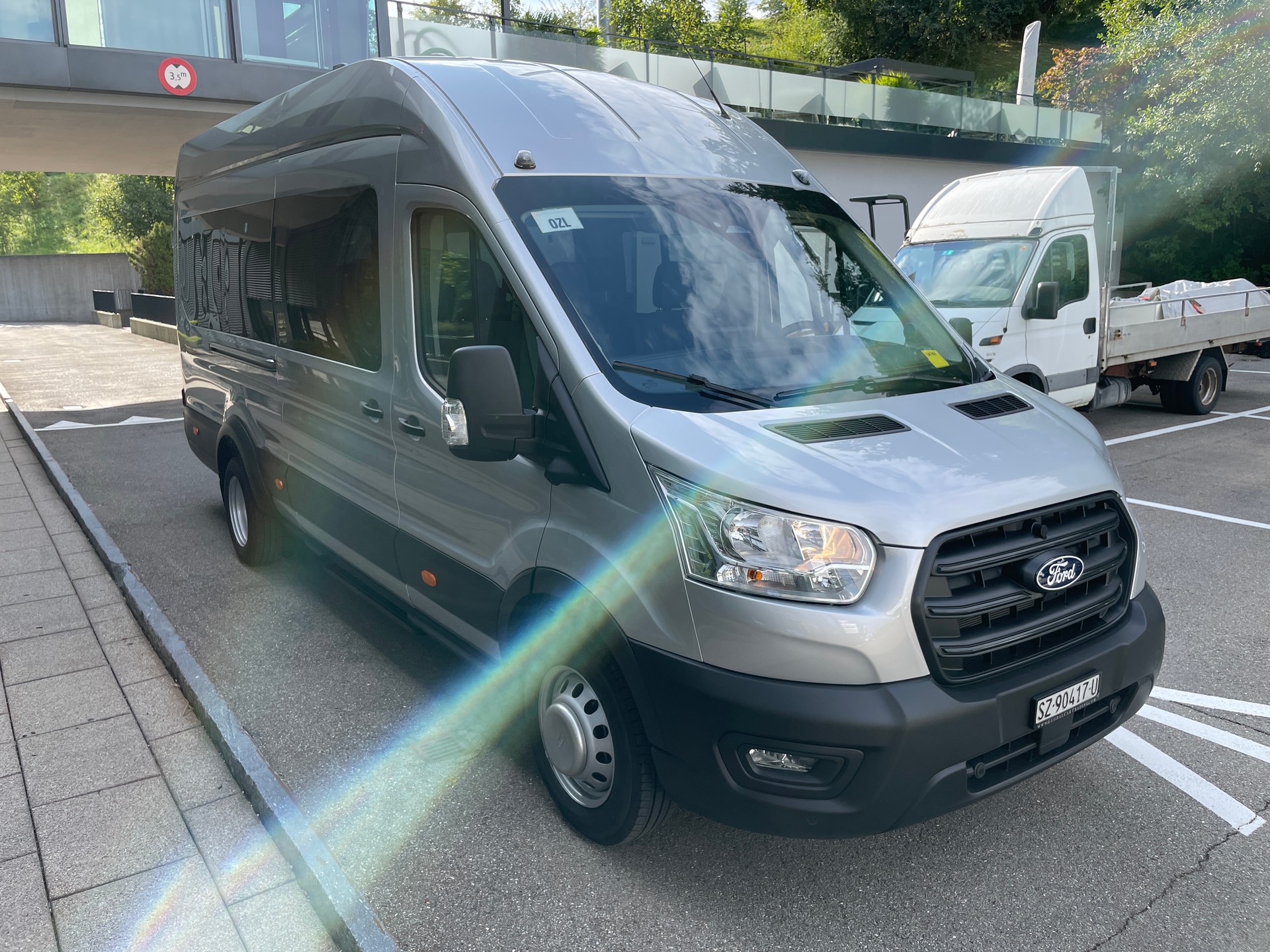 FORD Transit 460 L4H3 Trend RWD A 18-Sitzer mit Standheizung, AHK und 360° Kamera-image-6