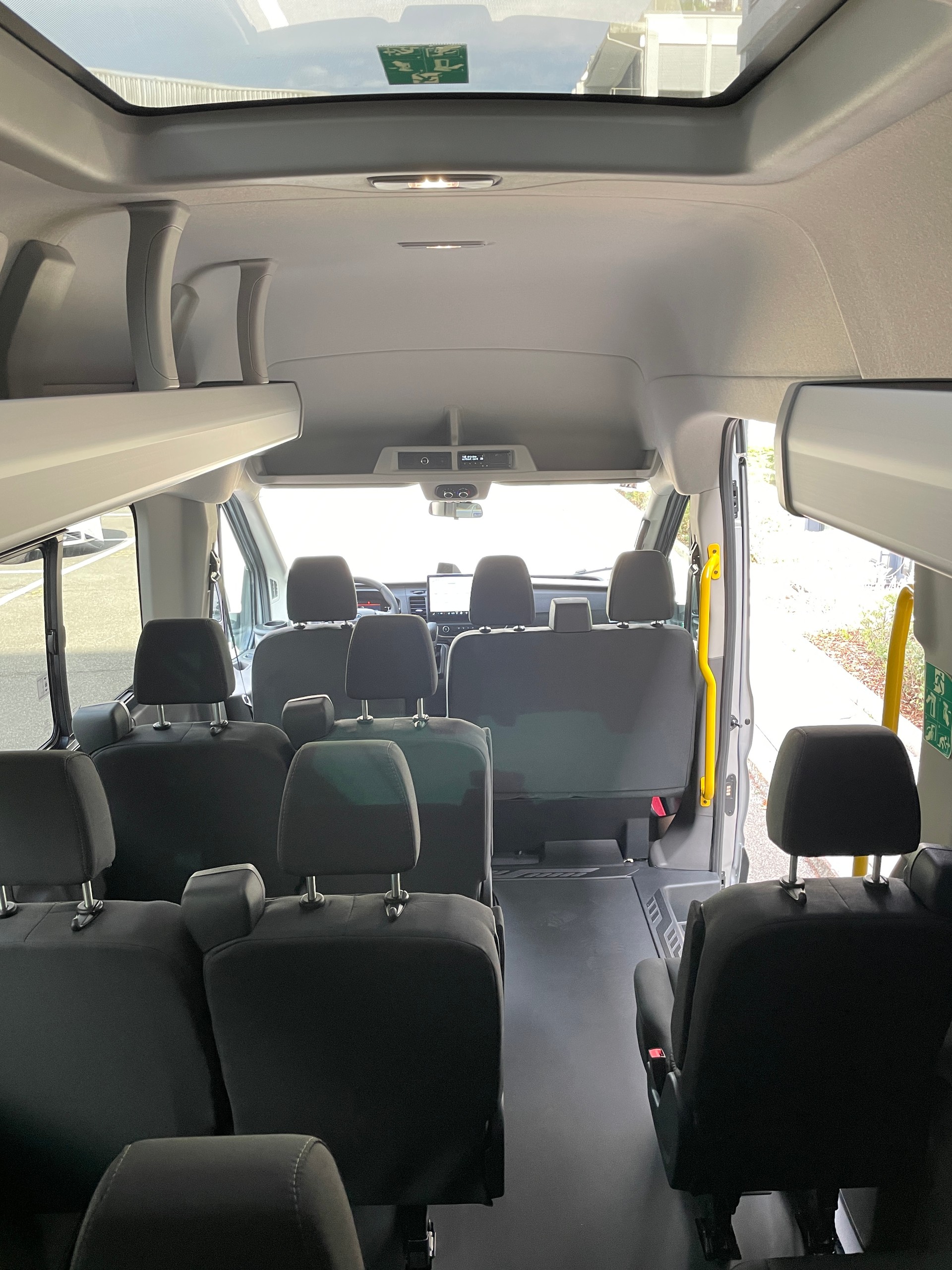 FORD Transit 460 L4H3 Trend RWD A 18-Sitzer mit Standheizung, AHK und 360° Kamera-image-13