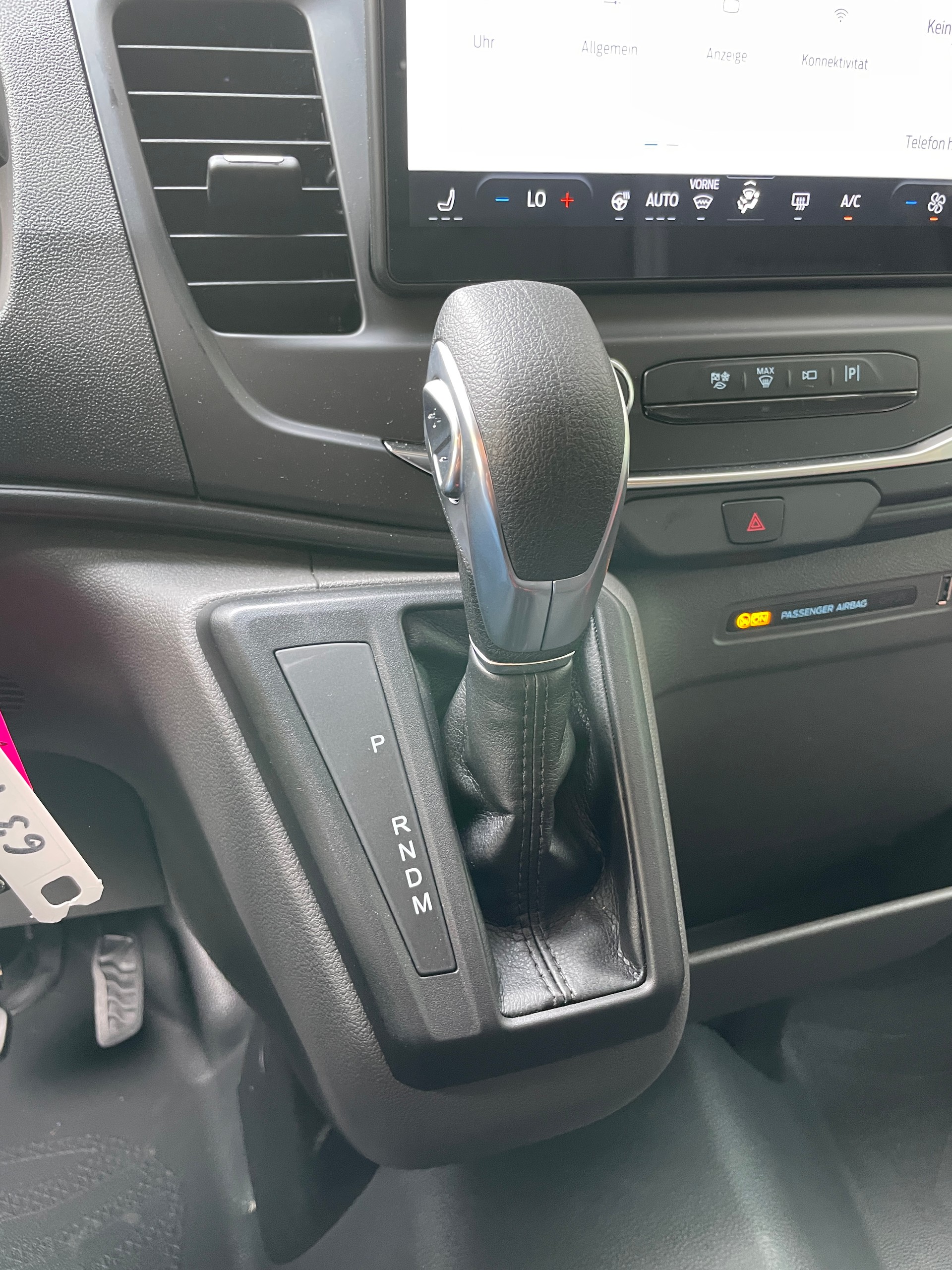 FORD Transit 460 L4H3 Trend RWD A 18-Sitzer mit Standheizung, AHK und 360° Kamera-image-23