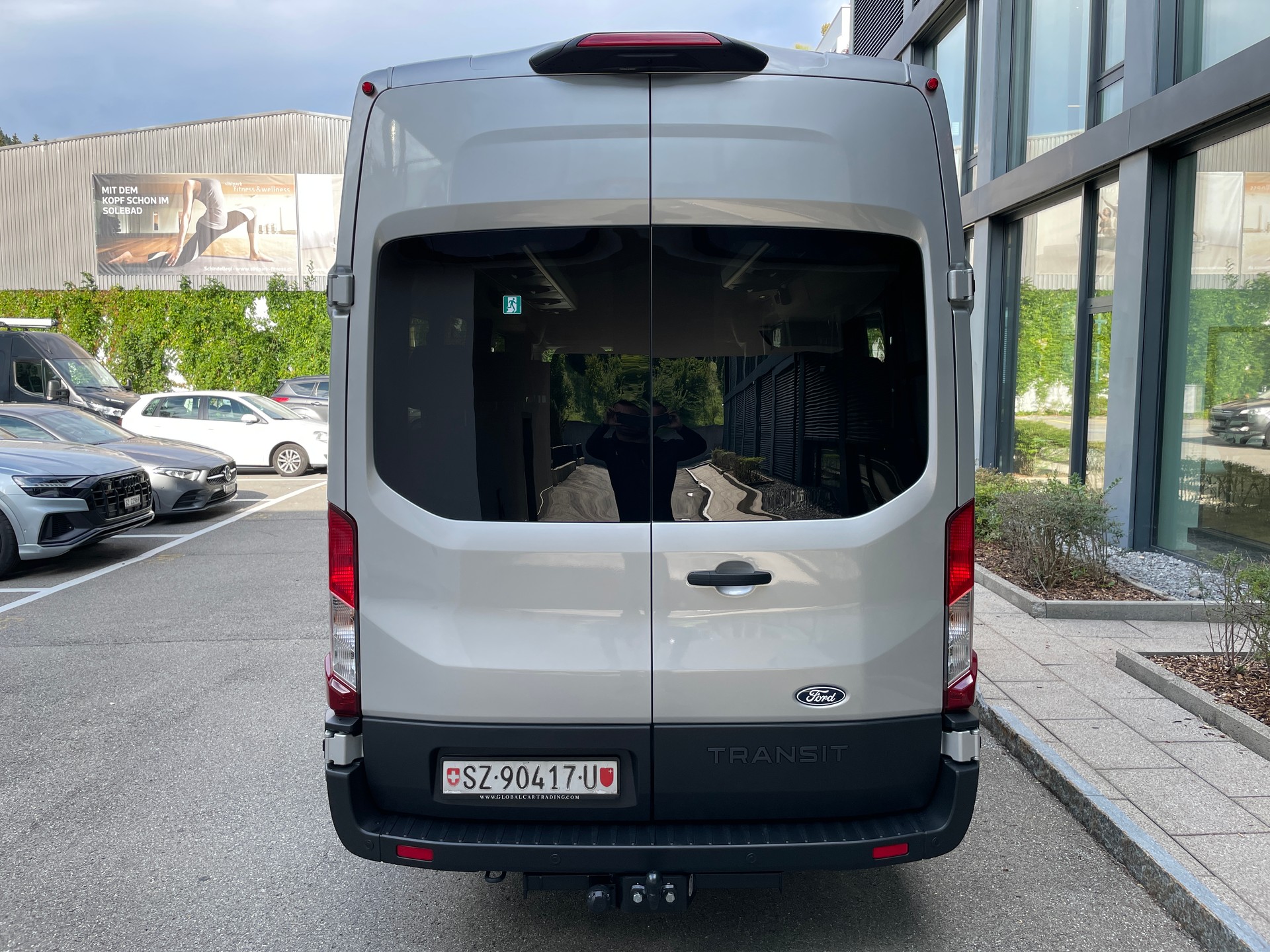 FORD Transit 460 L4H3 Trend RWD A 18-Sitzer mit Standheizung, AHK und 360° Kamera-showroom-element-2
