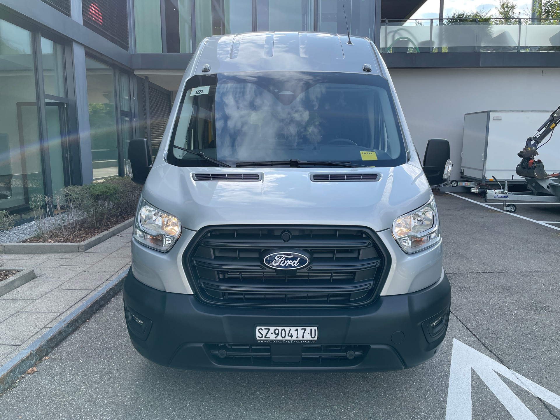 FORD Transit 460 L4H3 Trend RWD A 18-Sitzer mit Standheizung, AHK und 360° Kamera-image-7