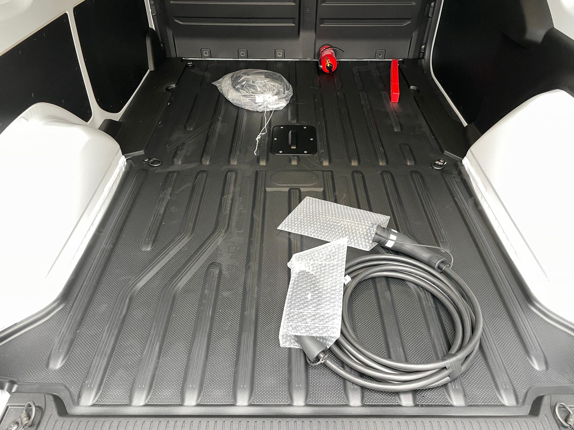 NISSAN Townstar EV45 kWh 22kW L2 Acenta-image-13