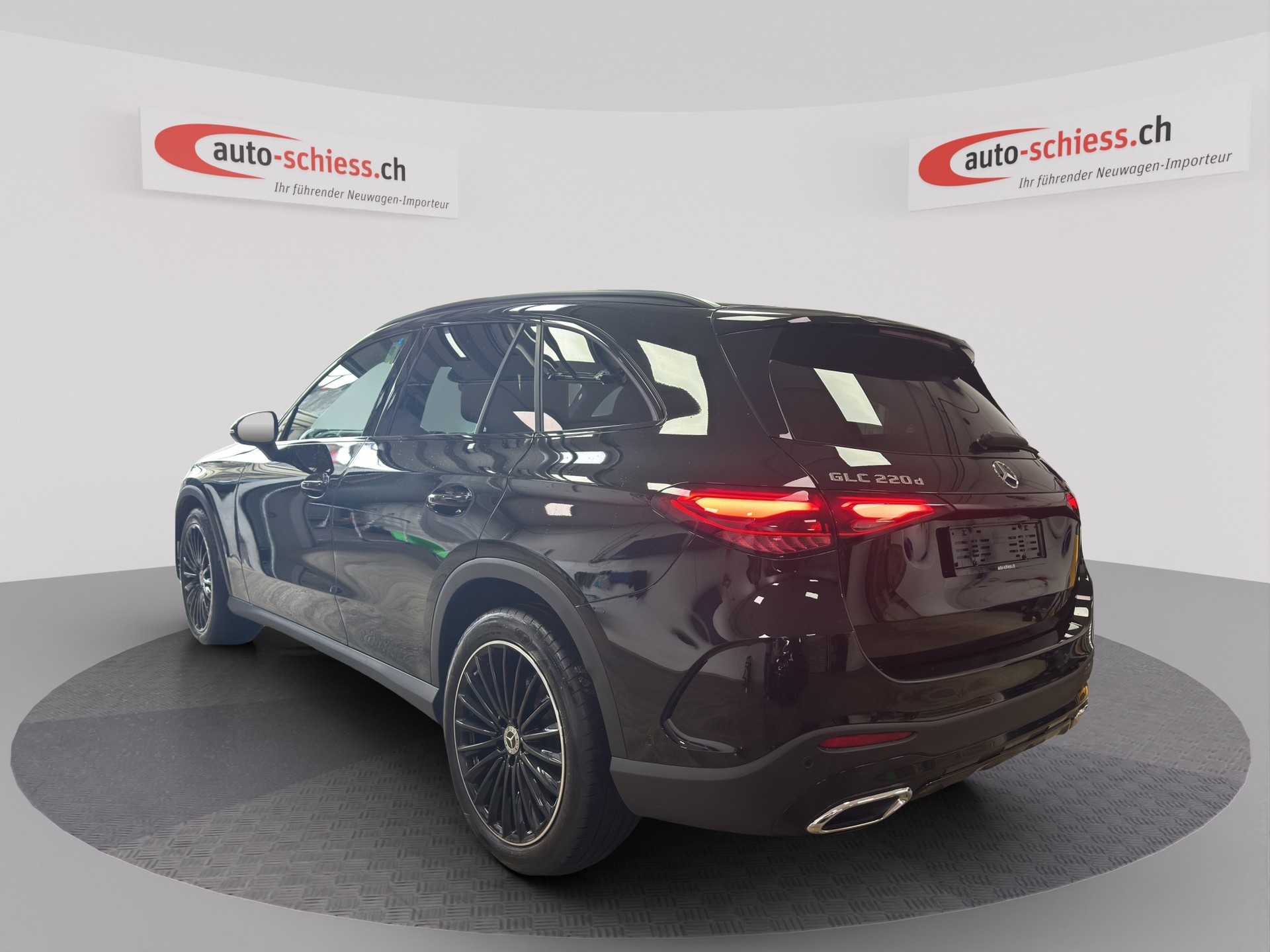 MERCEDES-BENZ GLC 220 d 4Matic 9G-Tronic Night-image-2
