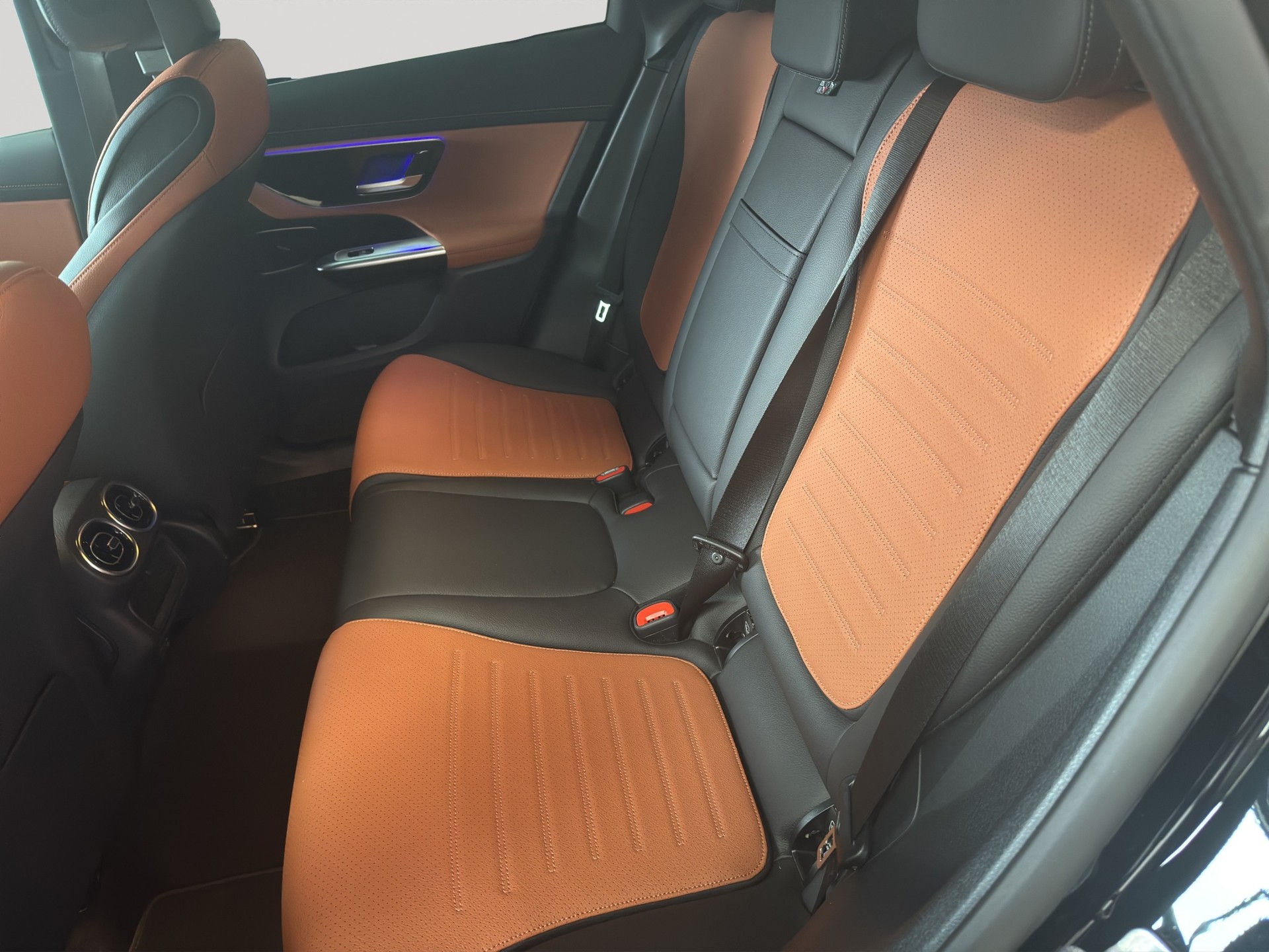 MERCEDES-BENZ GLC 220 d 4Matic 9G-Tronic Night-image-8