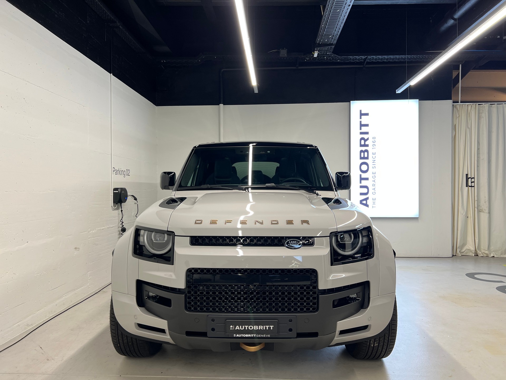LAND ROVER Defender 110 4.4 V8 Octa-image-9