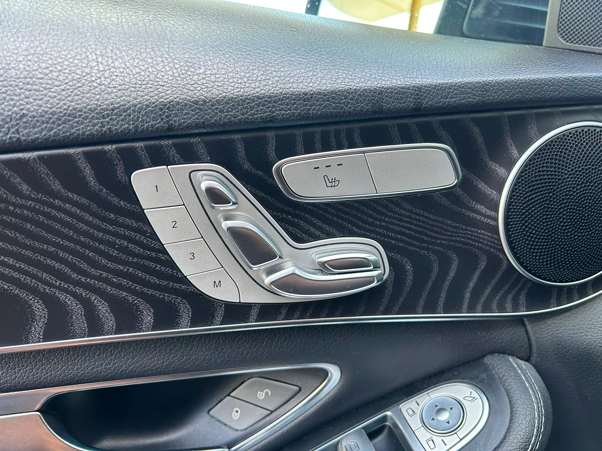 MERCEDES-BENZ C 250 BlueTEC AMG Line 4Matic 7G-Tronic-image-8