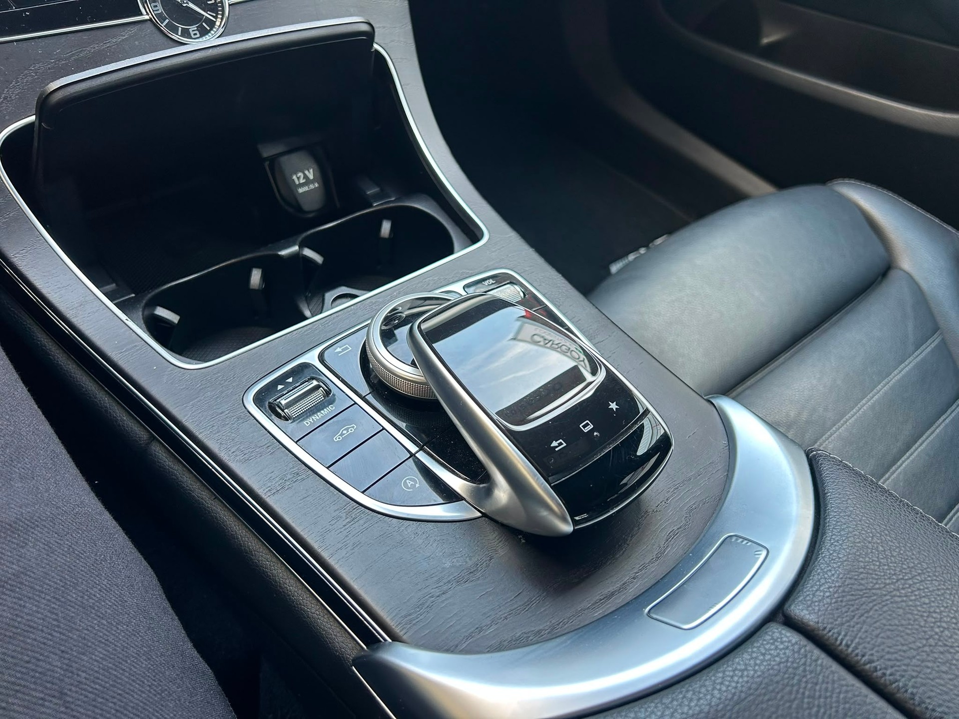 MERCEDES-BENZ C 250 BlueTEC AMG Line 4Matic 7G-Tronic-image-13
