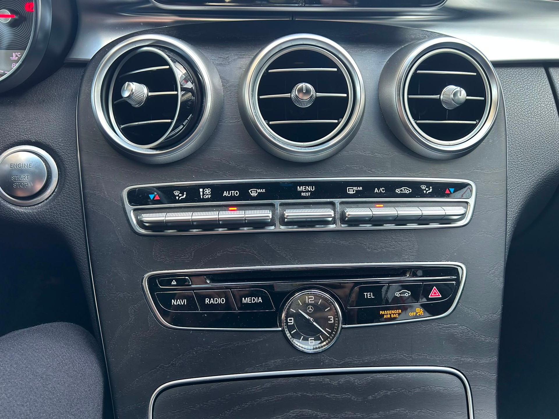 MERCEDES-BENZ C 250 BlueTEC AMG Line 4Matic 7G-Tronic-image-14