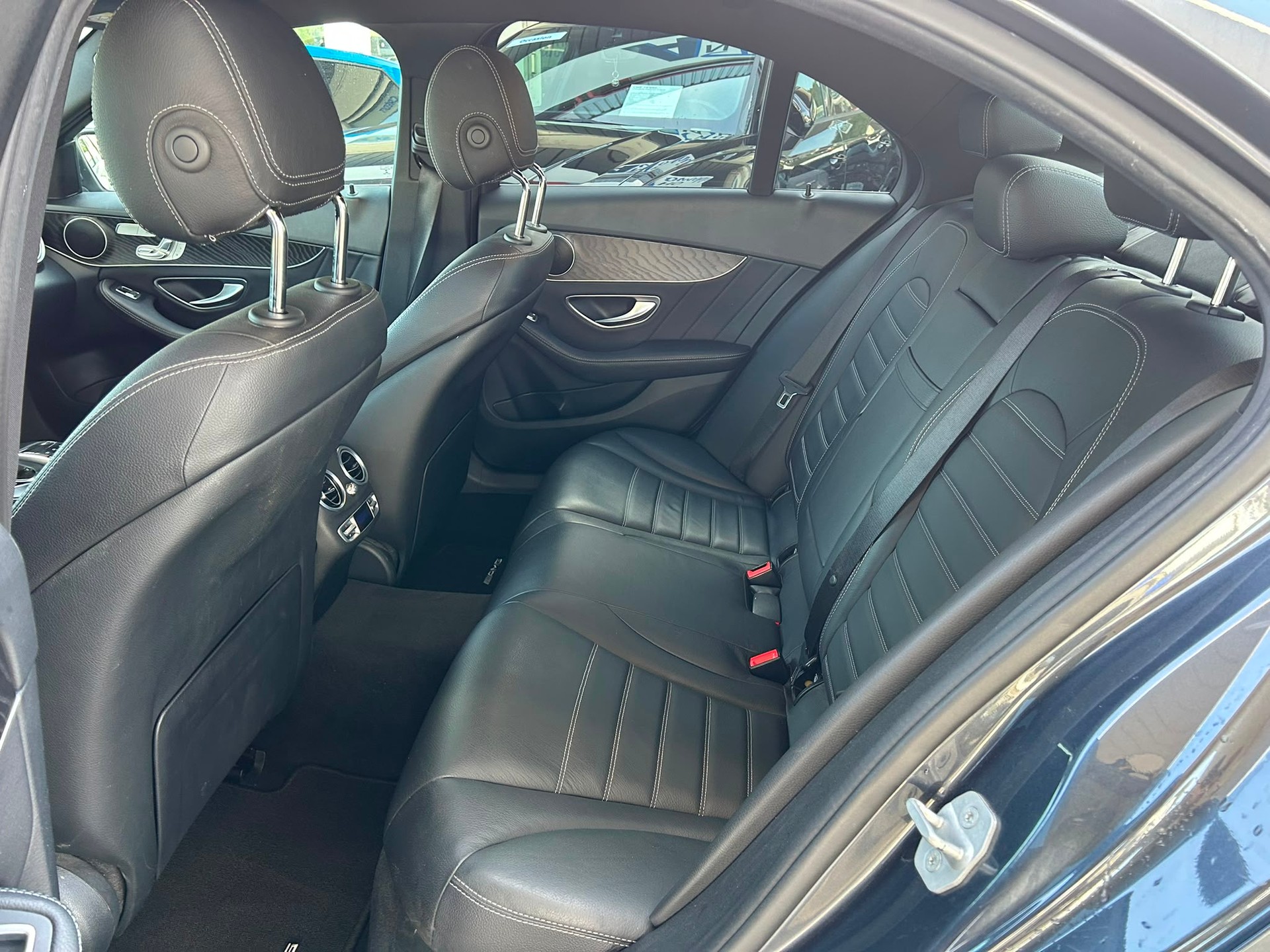 MERCEDES-BENZ C 250 BlueTEC AMG Line 4Matic 7G-Tronic-image-5