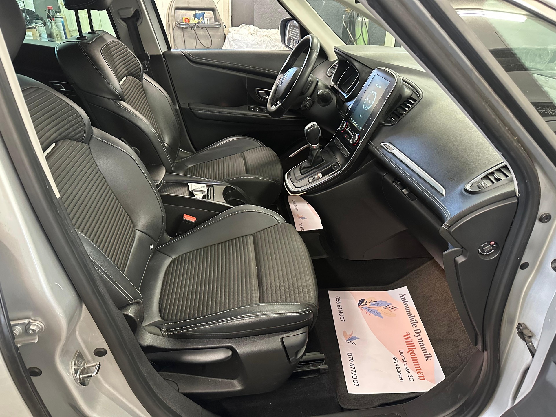 RENAULT Grand Scénic 1.8 dCi Intens EDC-image-8