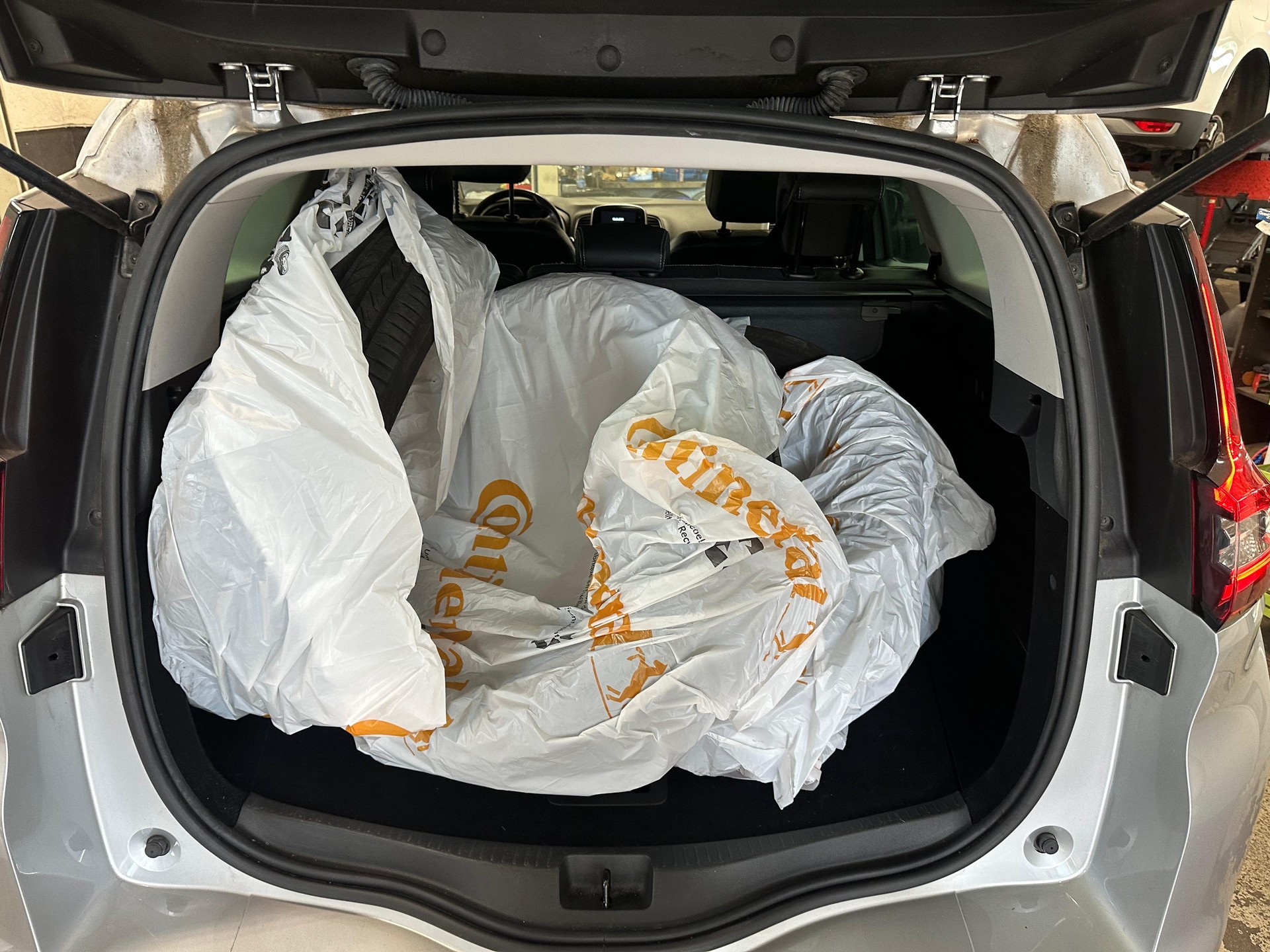 RENAULT Grand Scénic 1.8 dCi Intens EDC-image-14