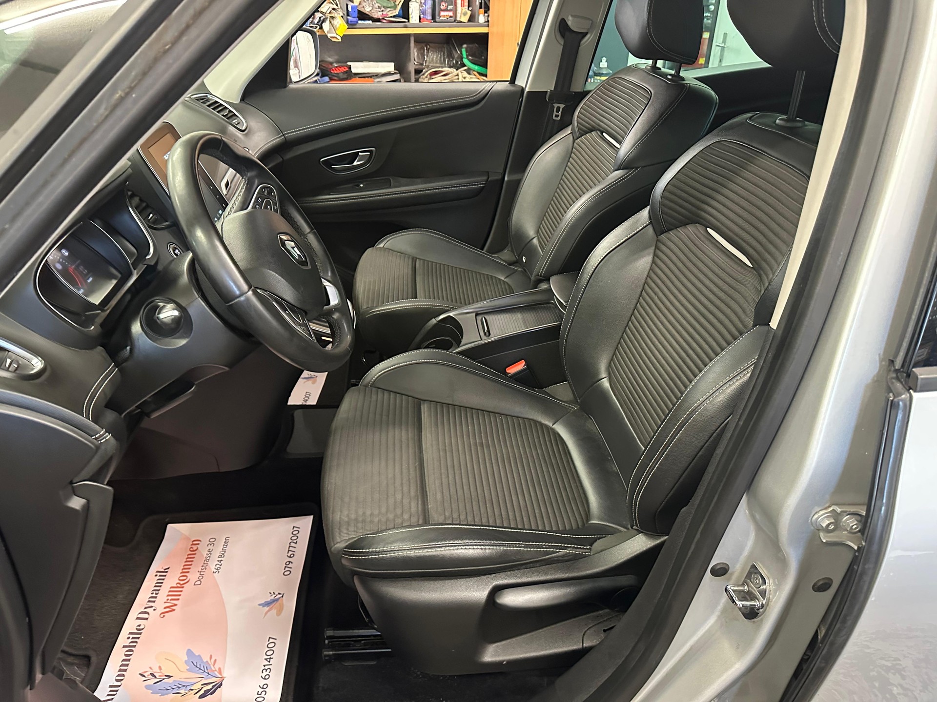 RENAULT Grand Scénic 1.8 dCi Intens EDC-image-7
