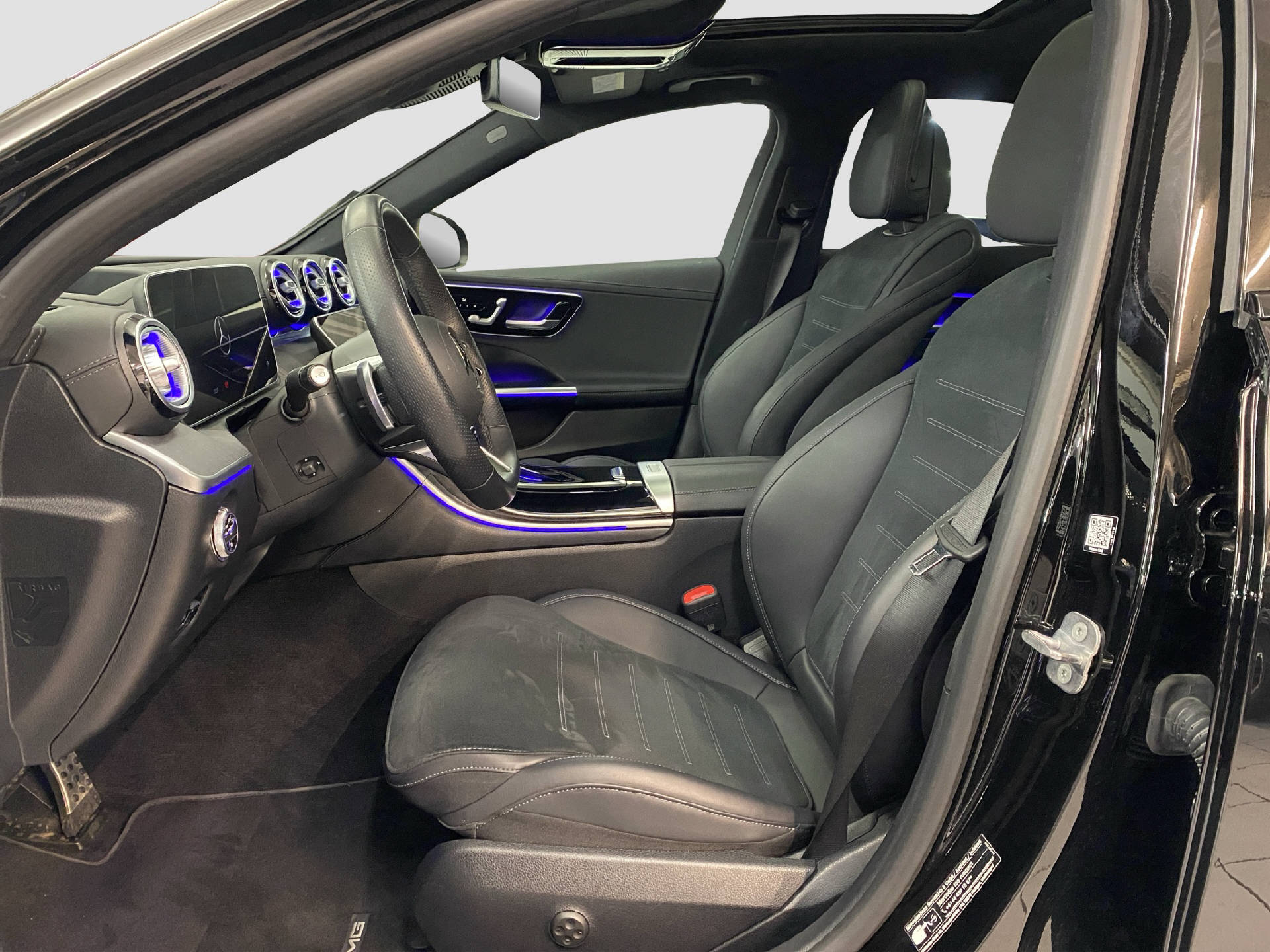 MERCEDES-BENZ C 220 d Swiss Star AMG Line-image-6