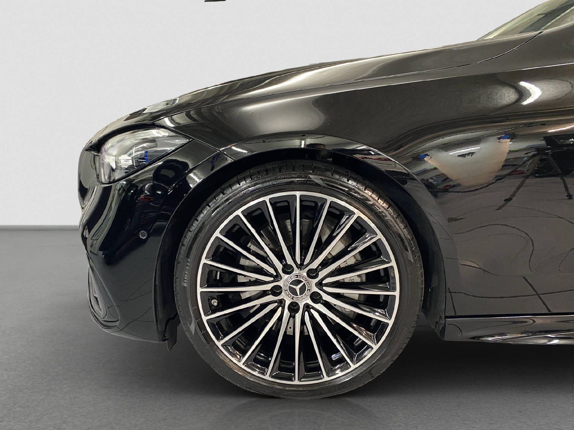 MERCEDES-BENZ C 220 d Swiss Star AMG Line-image-5