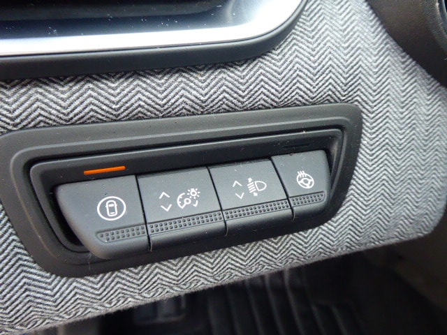 RENAULT Clio 1.0 Techno X-Tronic-image-10