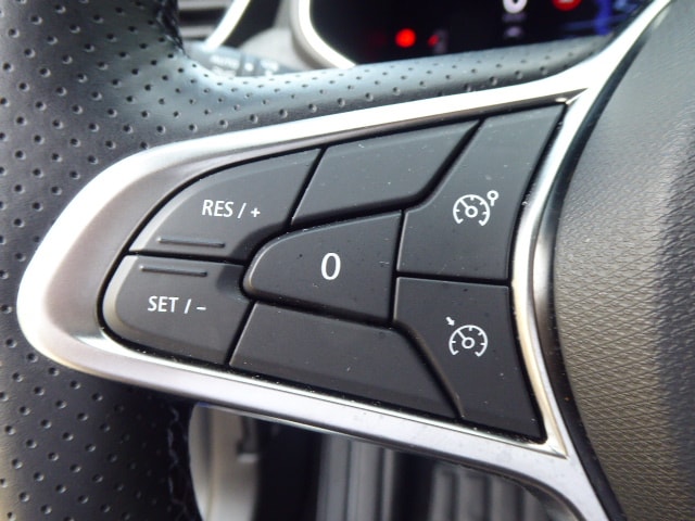 RENAULT Clio 1.0 Techno X-Tronic-image-11