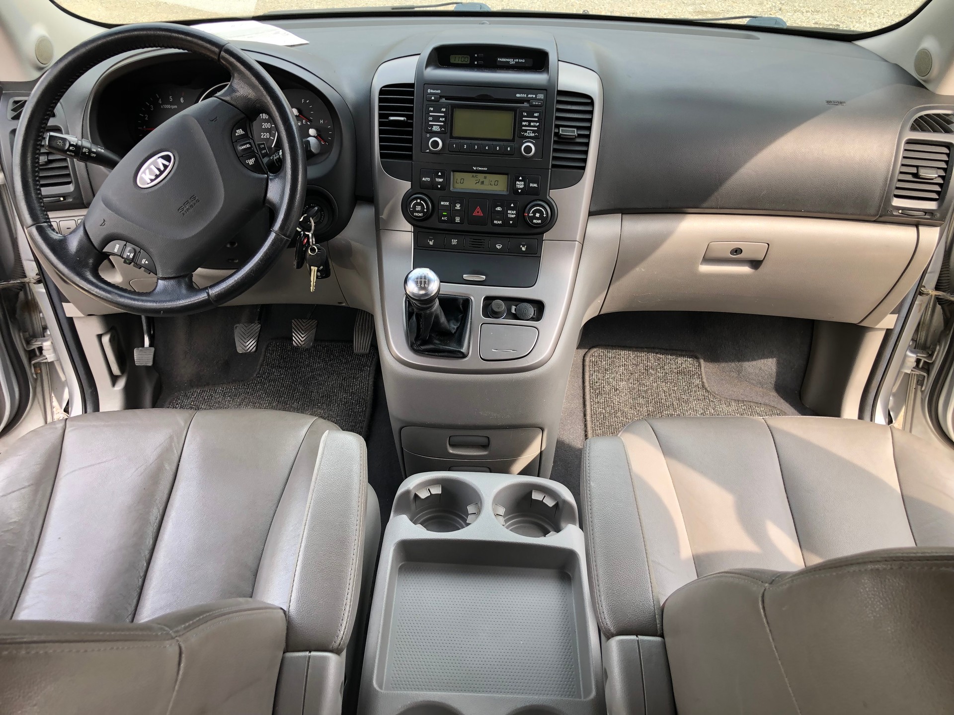 KIA Carnival 2.2 CRDi Classic-image-11