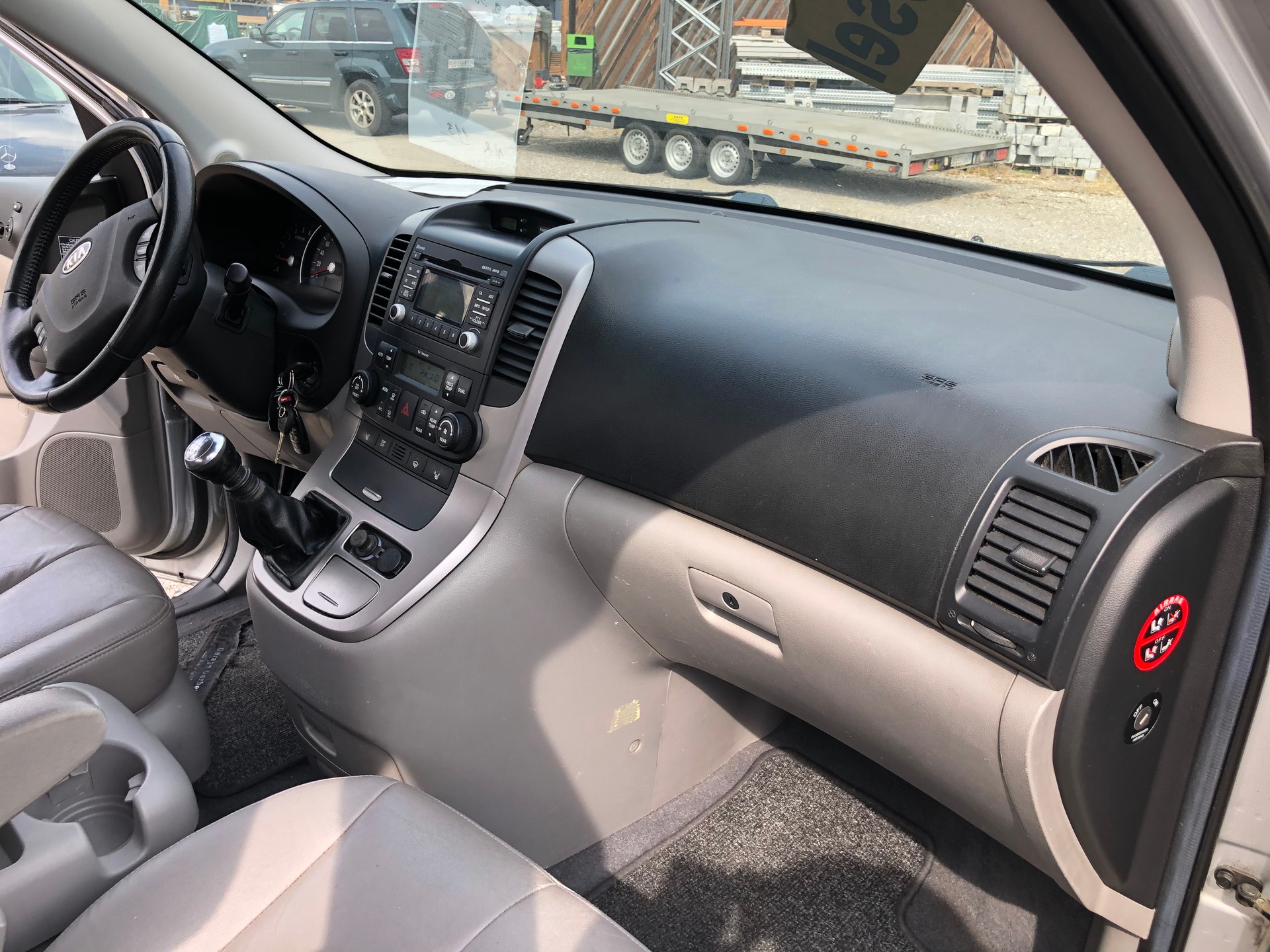 KIA Carnival 2.2 CRDi Classic-image-13
