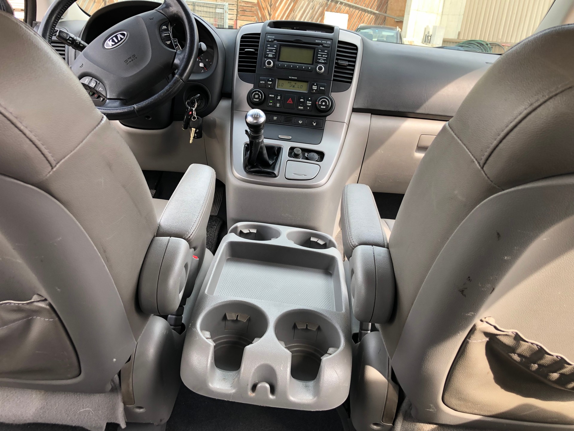 KIA Carnival 2.2 CRDi Classic-image-12
