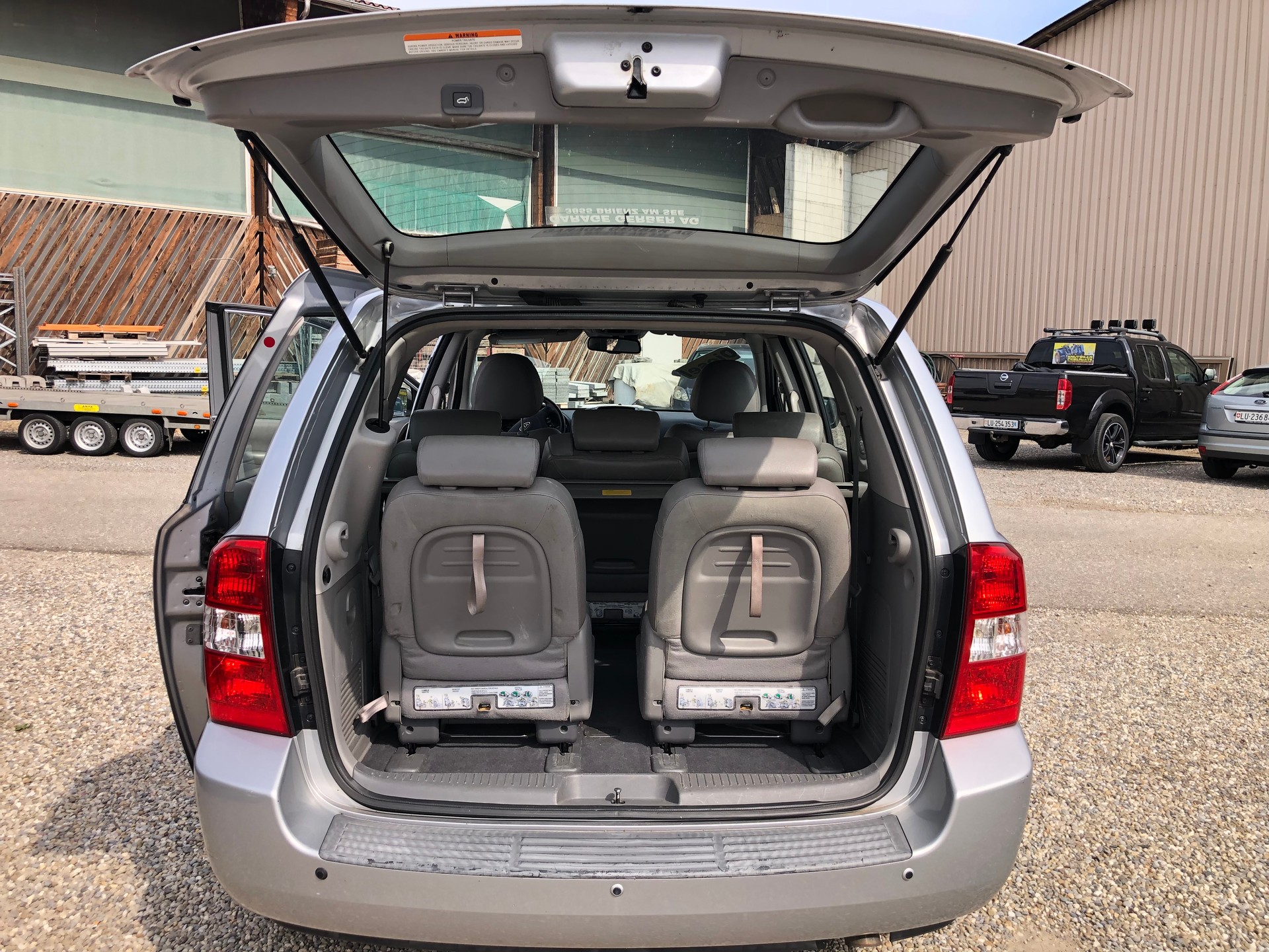 KIA Carnival 2.2 CRDi Classic-image-10