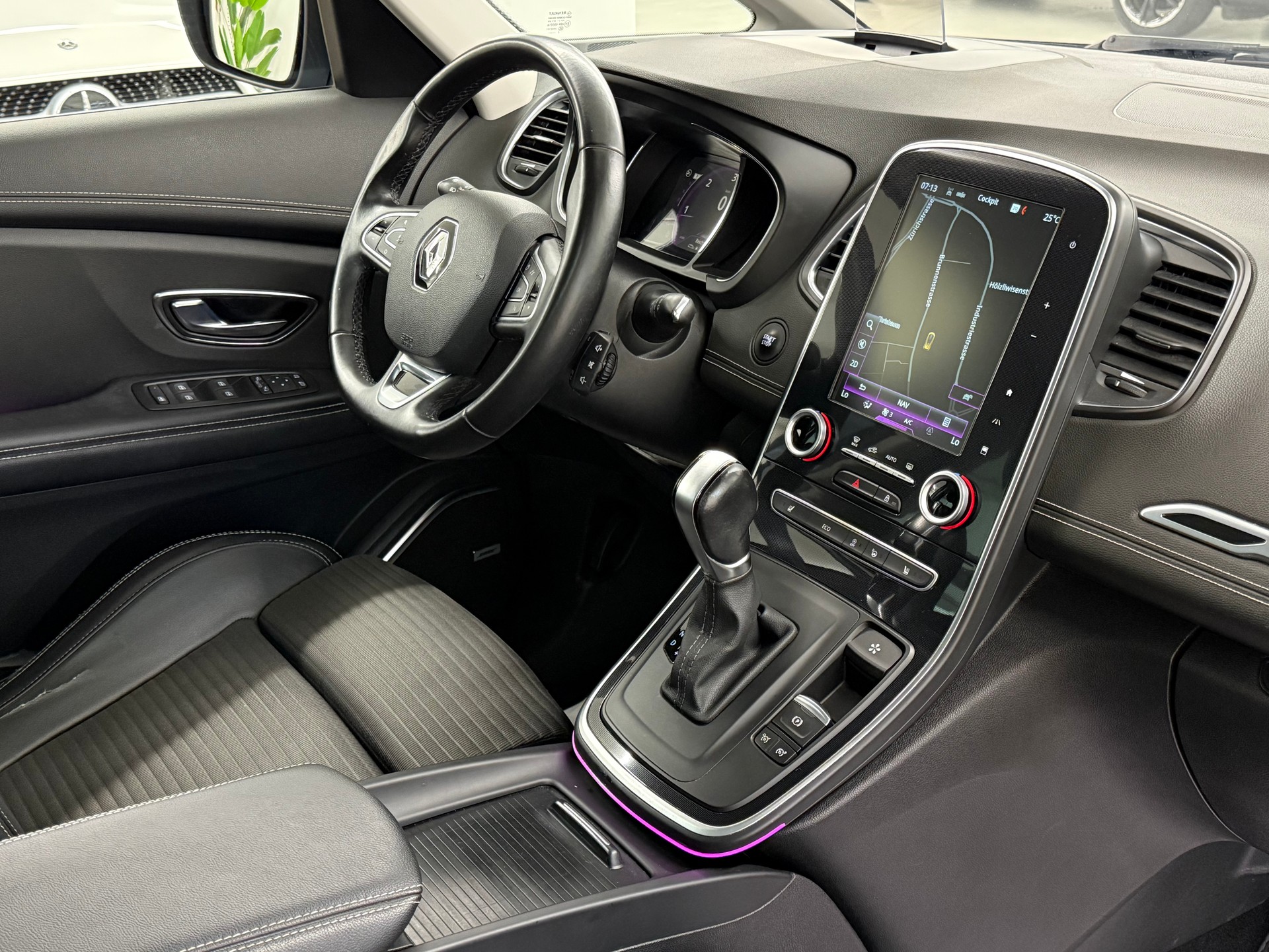 RENAULT Grand Scénic 1.6 dCi Bose EDC-image-15