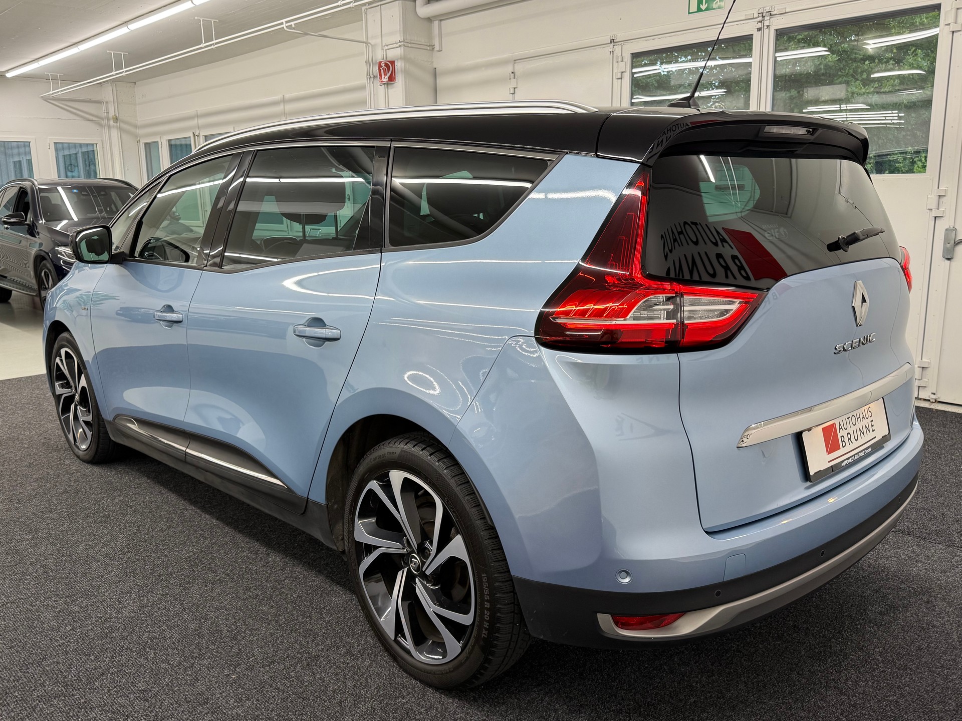 RENAULT Grand Scénic 1.6 dCi Bose EDC-image-6