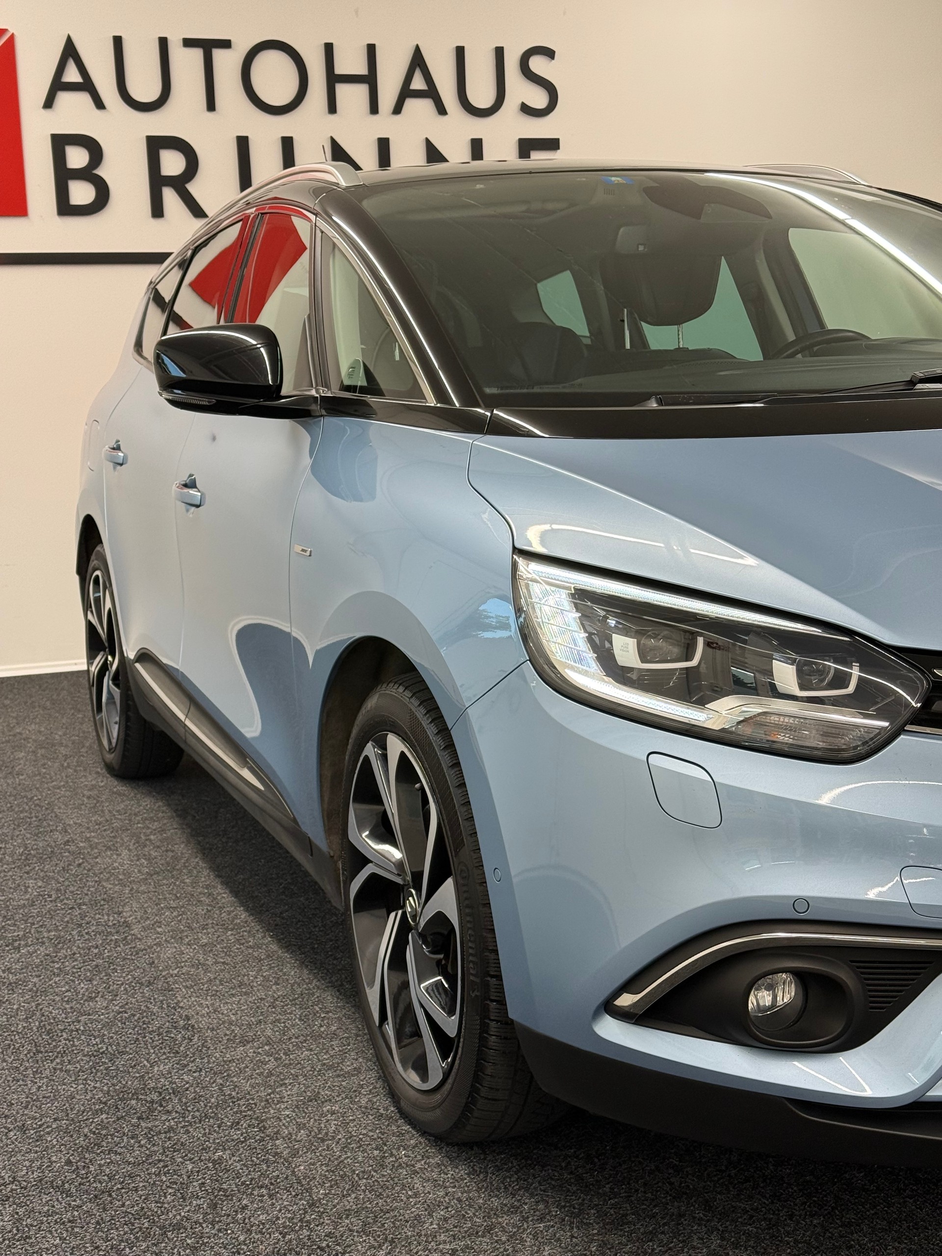 RENAULT Grand Scénic 1.6 dCi Bose EDC-image-9
