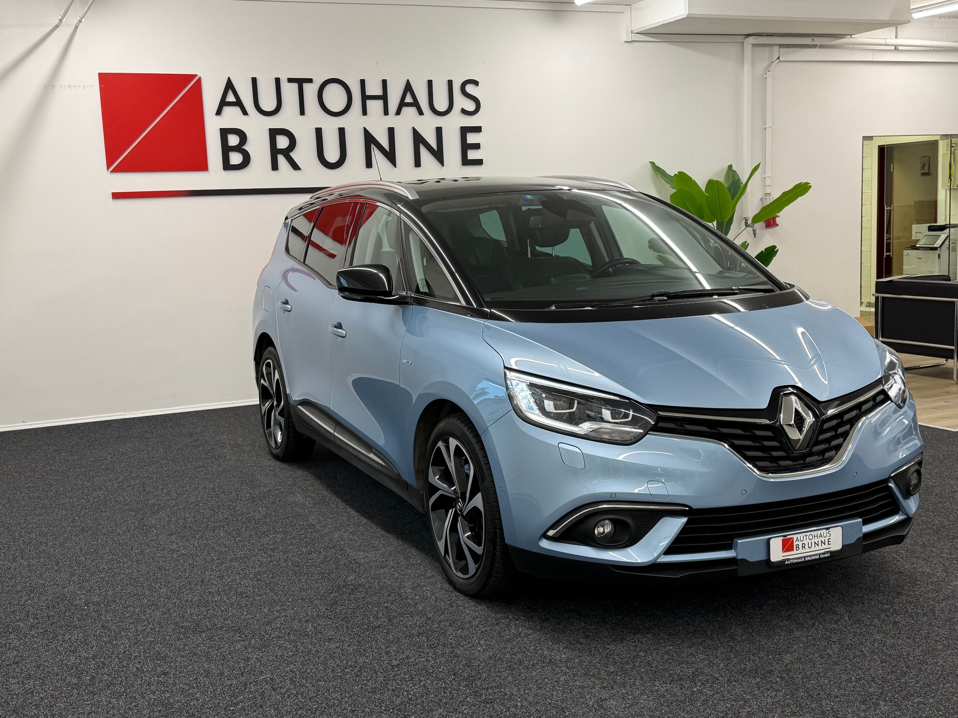RENAULT Grand Scénic 1.6 dCi Bose EDC-image-2