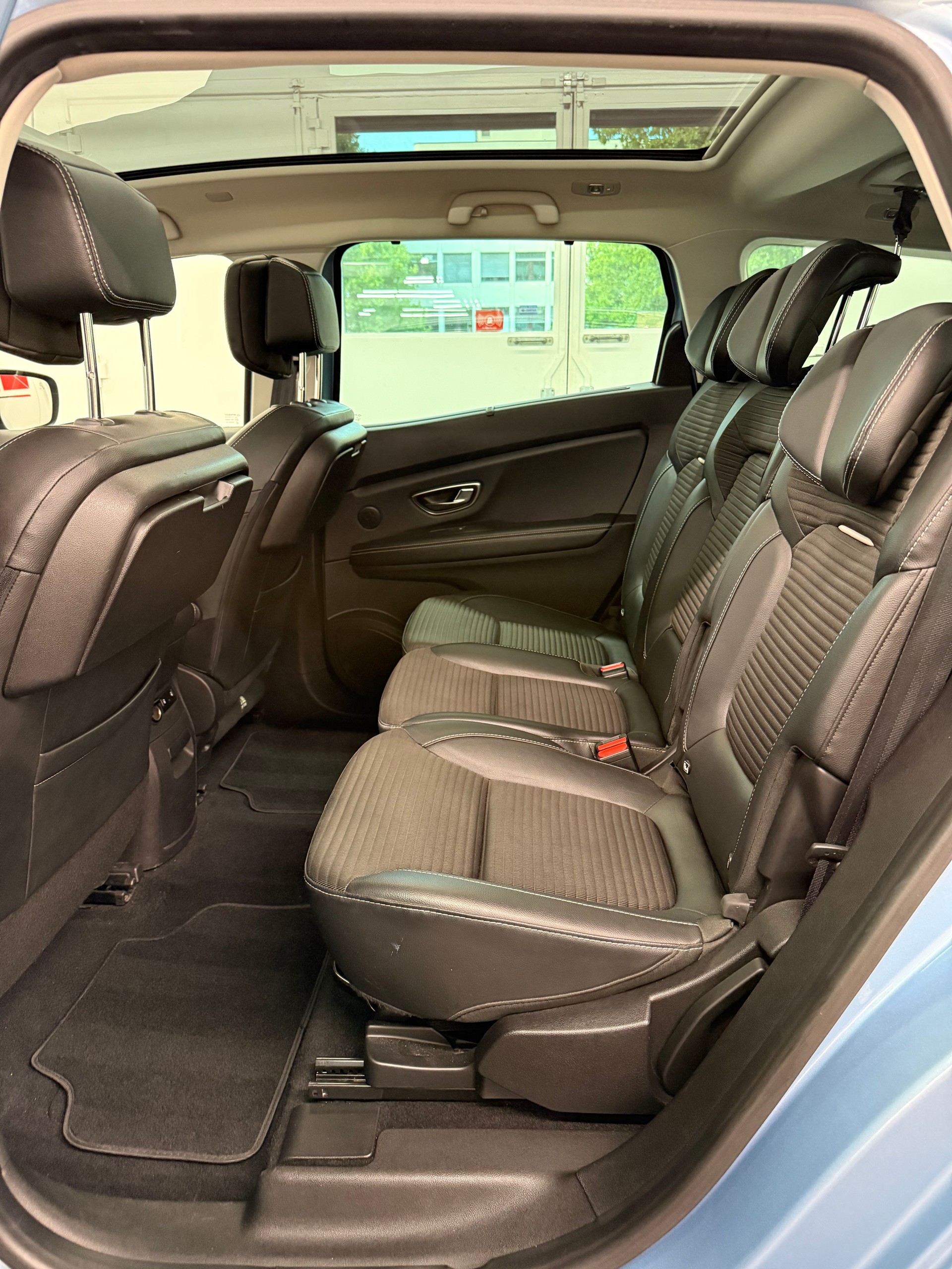 RENAULT Grand Scénic 1.6 dCi Bose EDC-image-21