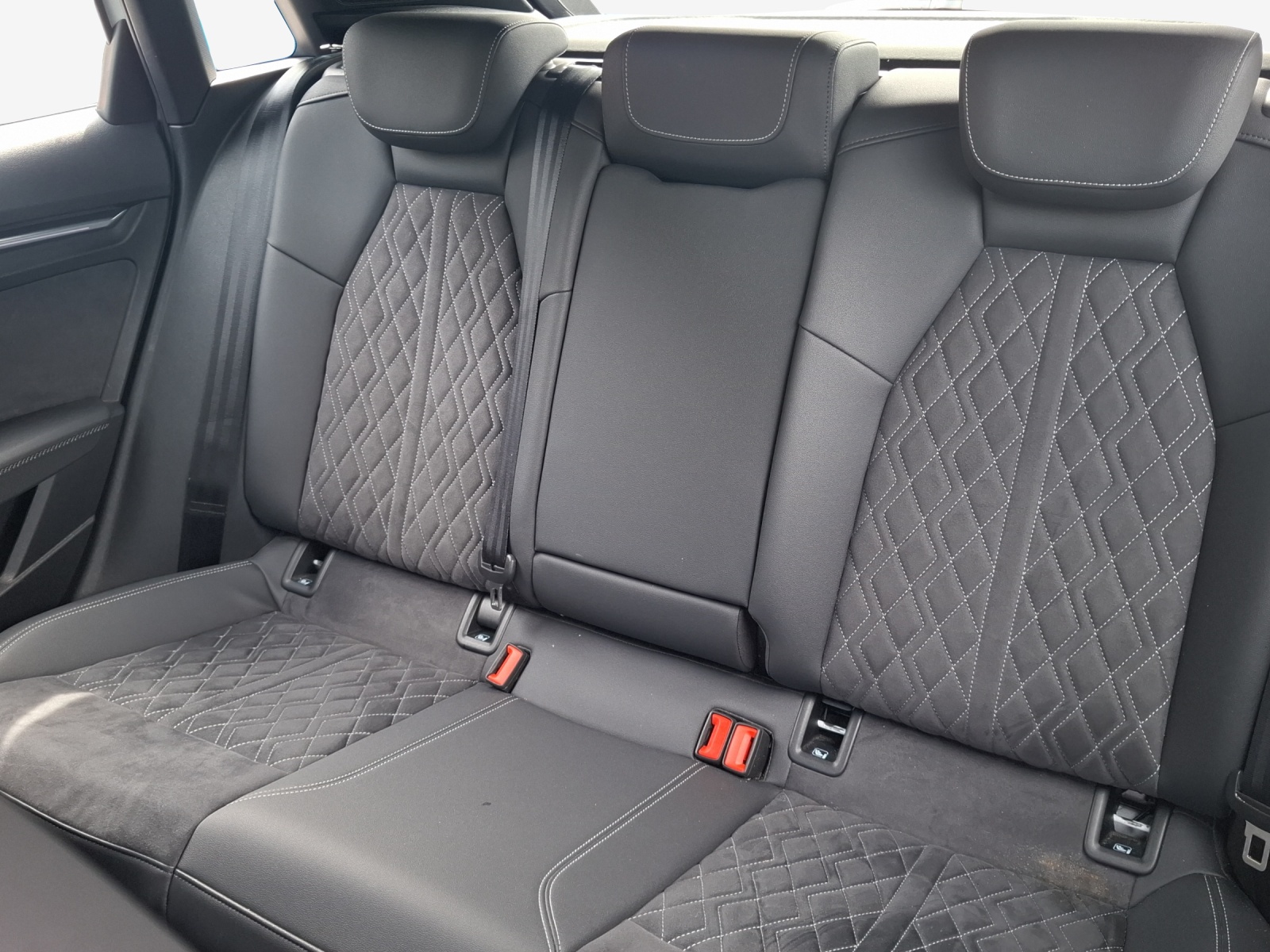 AUDI A3 Sportback 35 TFSI S line Attraction S-tronic-image-12