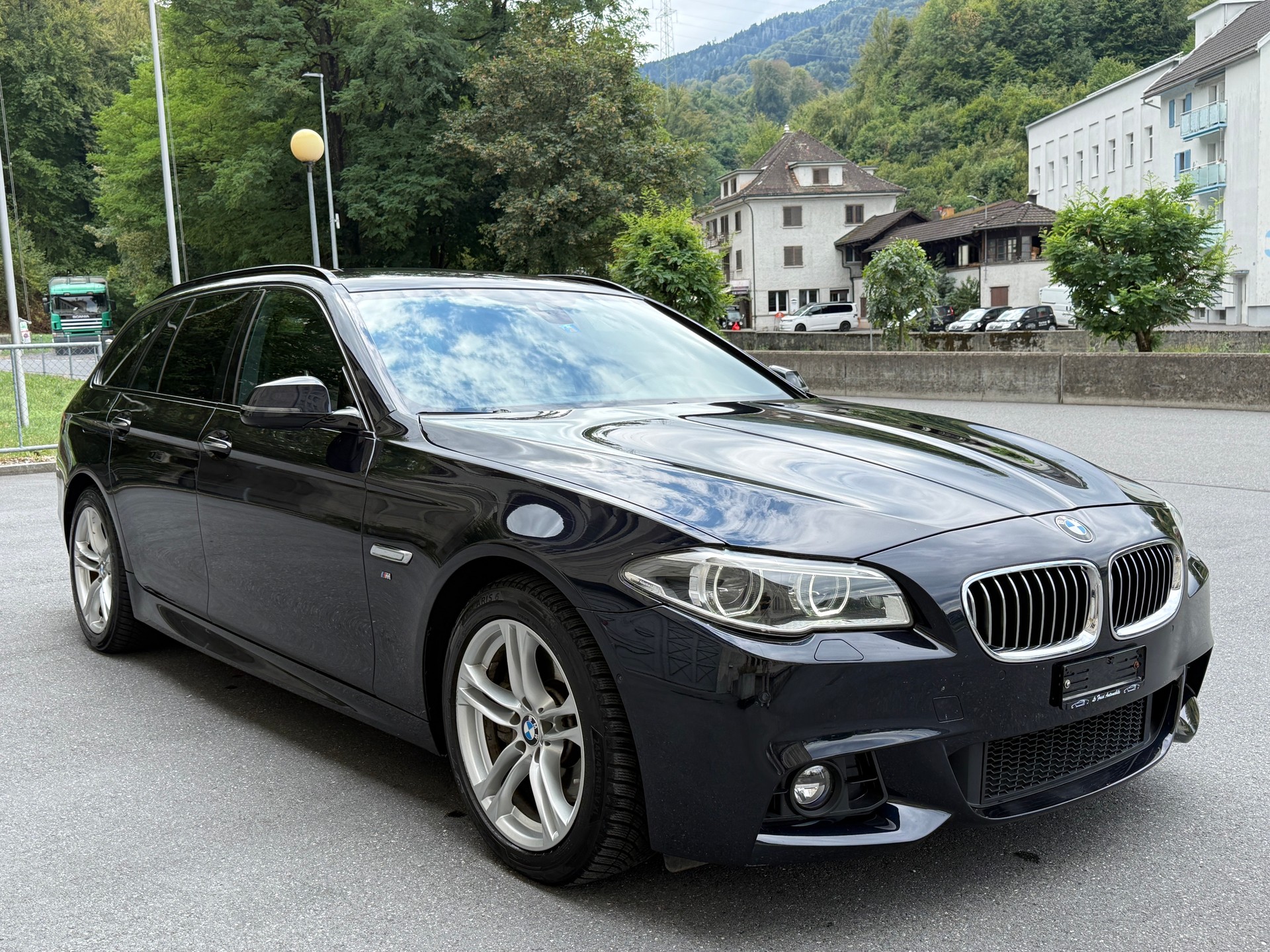 BMW 530d Touring xDrive Steptronic-image-10