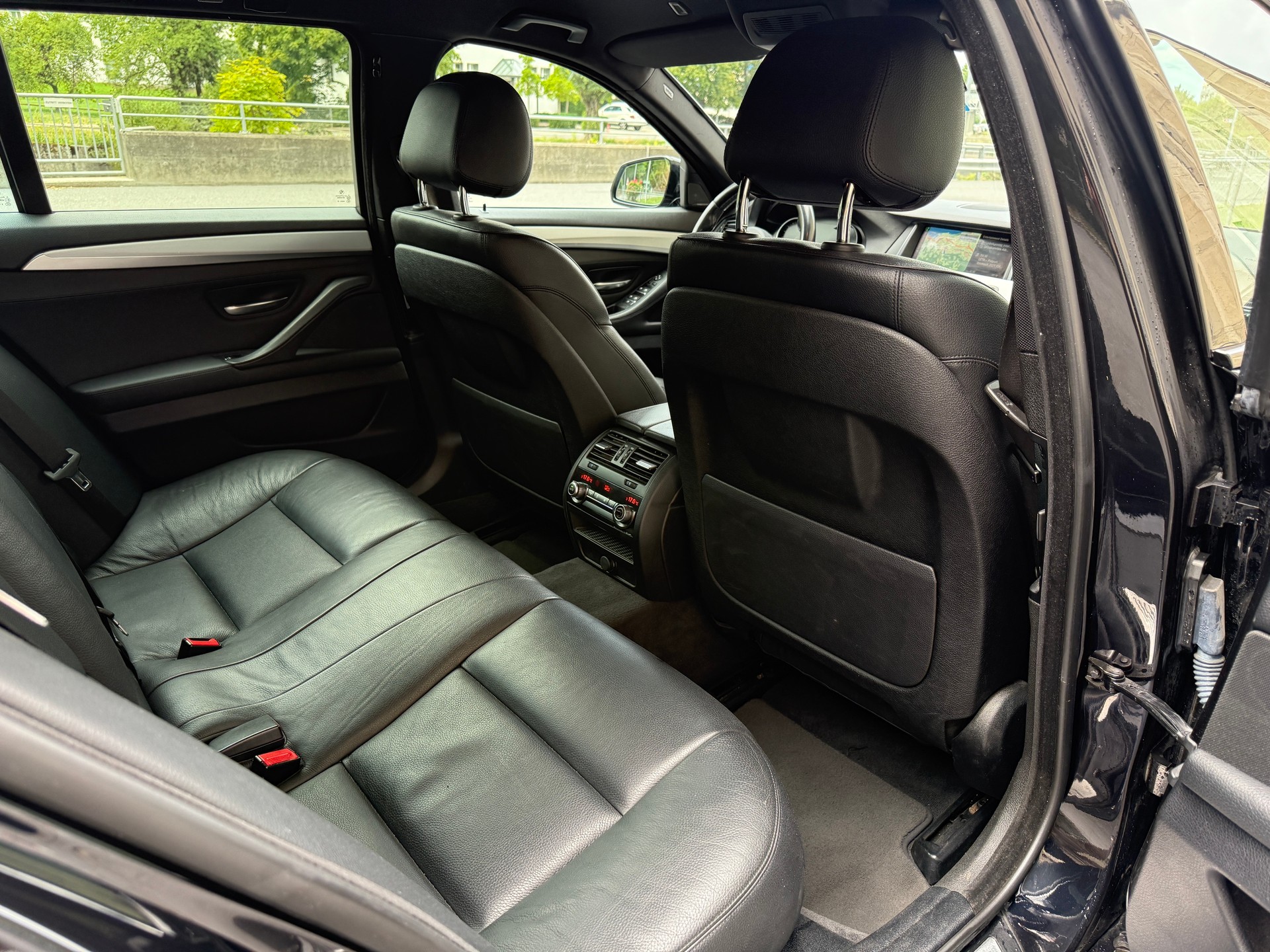 BMW 530d Touring xDrive Steptronic-image-7