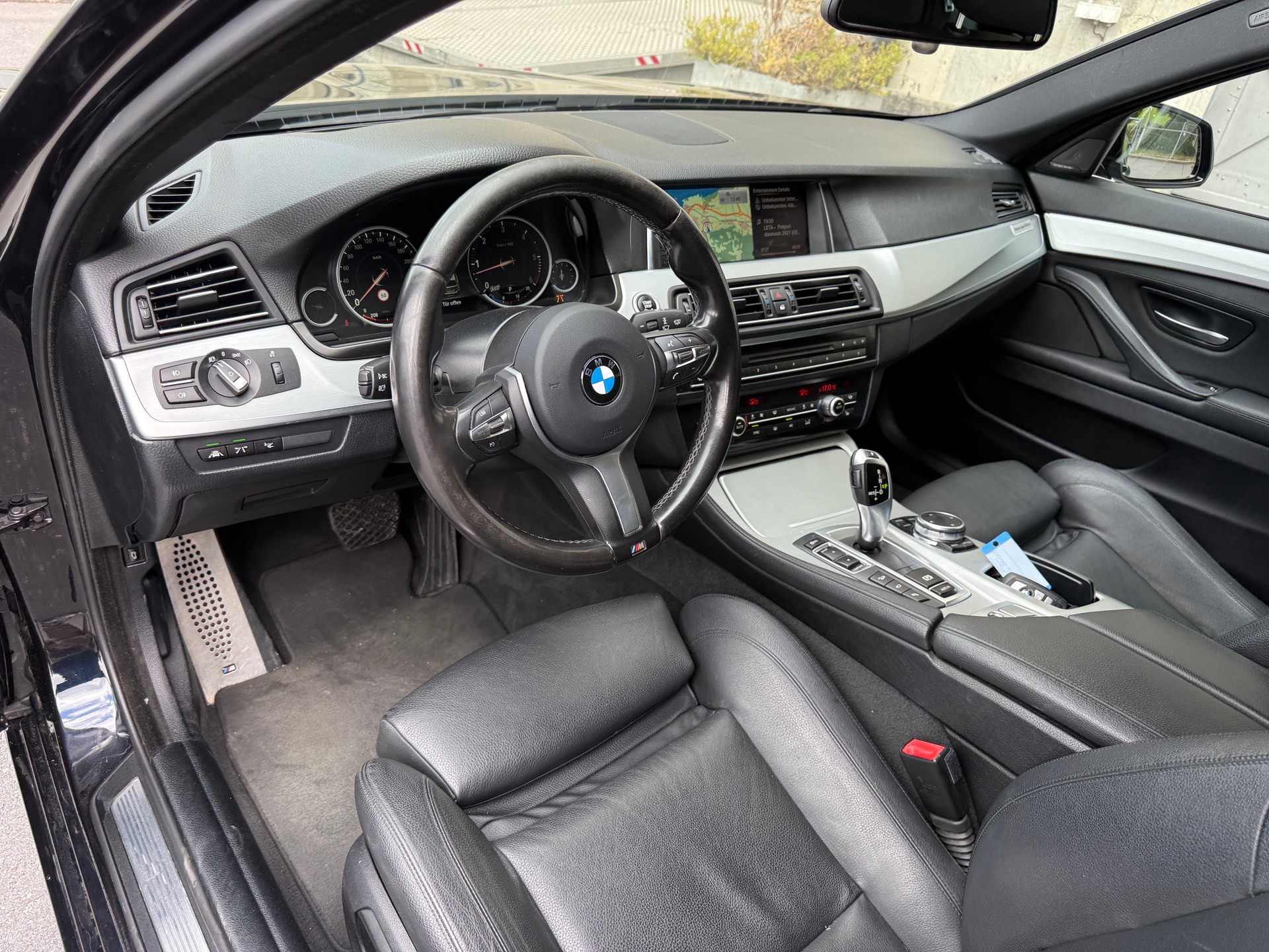 BMW 530d Touring xDrive Steptronic-image-4