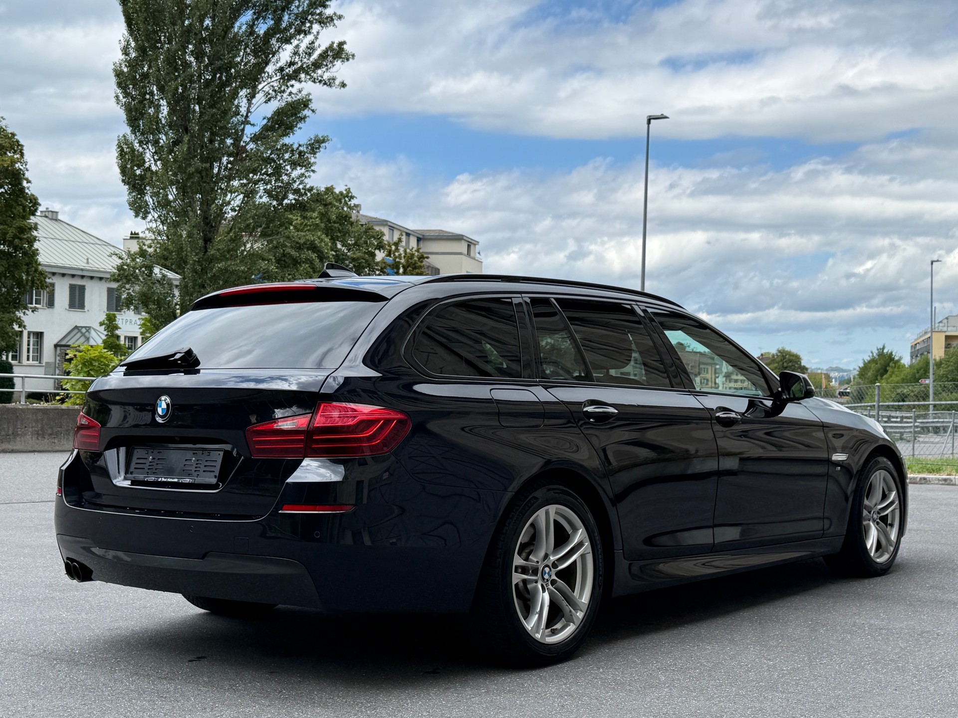 BMW 530d Touring xDrive Steptronic-image-9