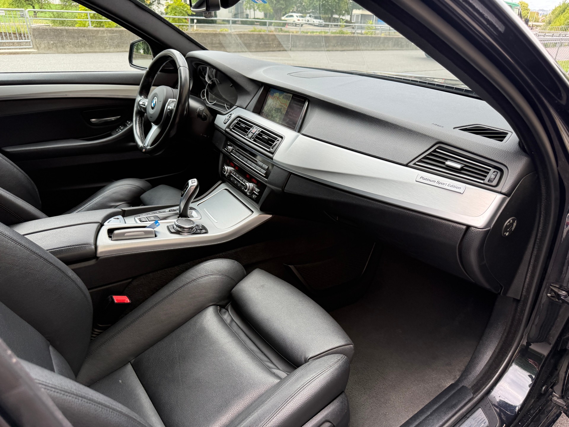 BMW 530d Touring xDrive Steptronic-image-6