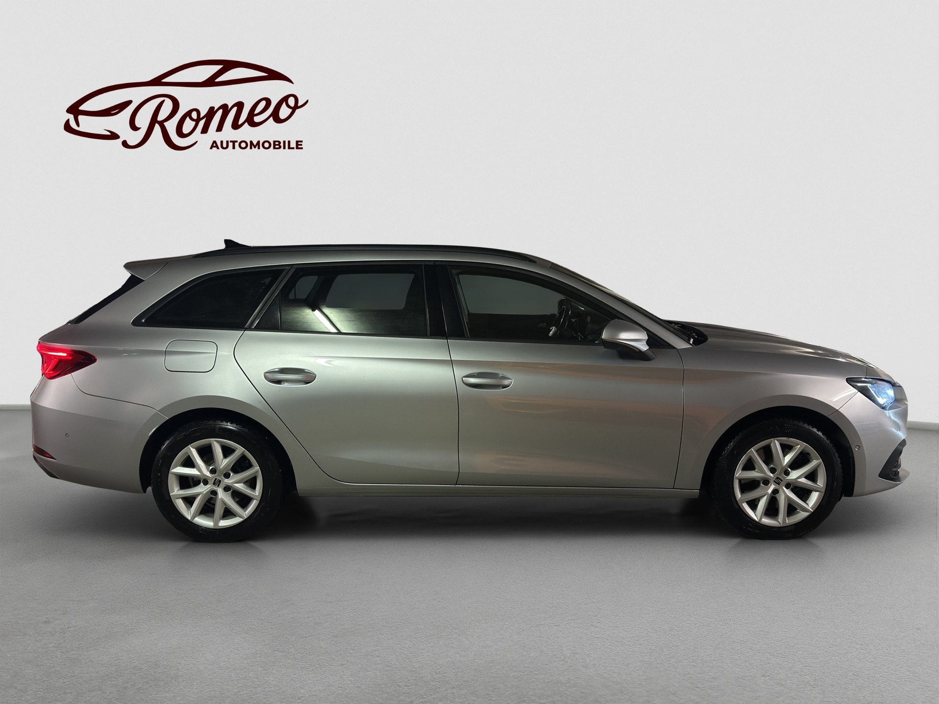SEAT Leon ST 2.0 TDI EVO DSG Style ** Frisch ab MFK und Service ** CH Fahrzeug ** 1. Hand **-image-5