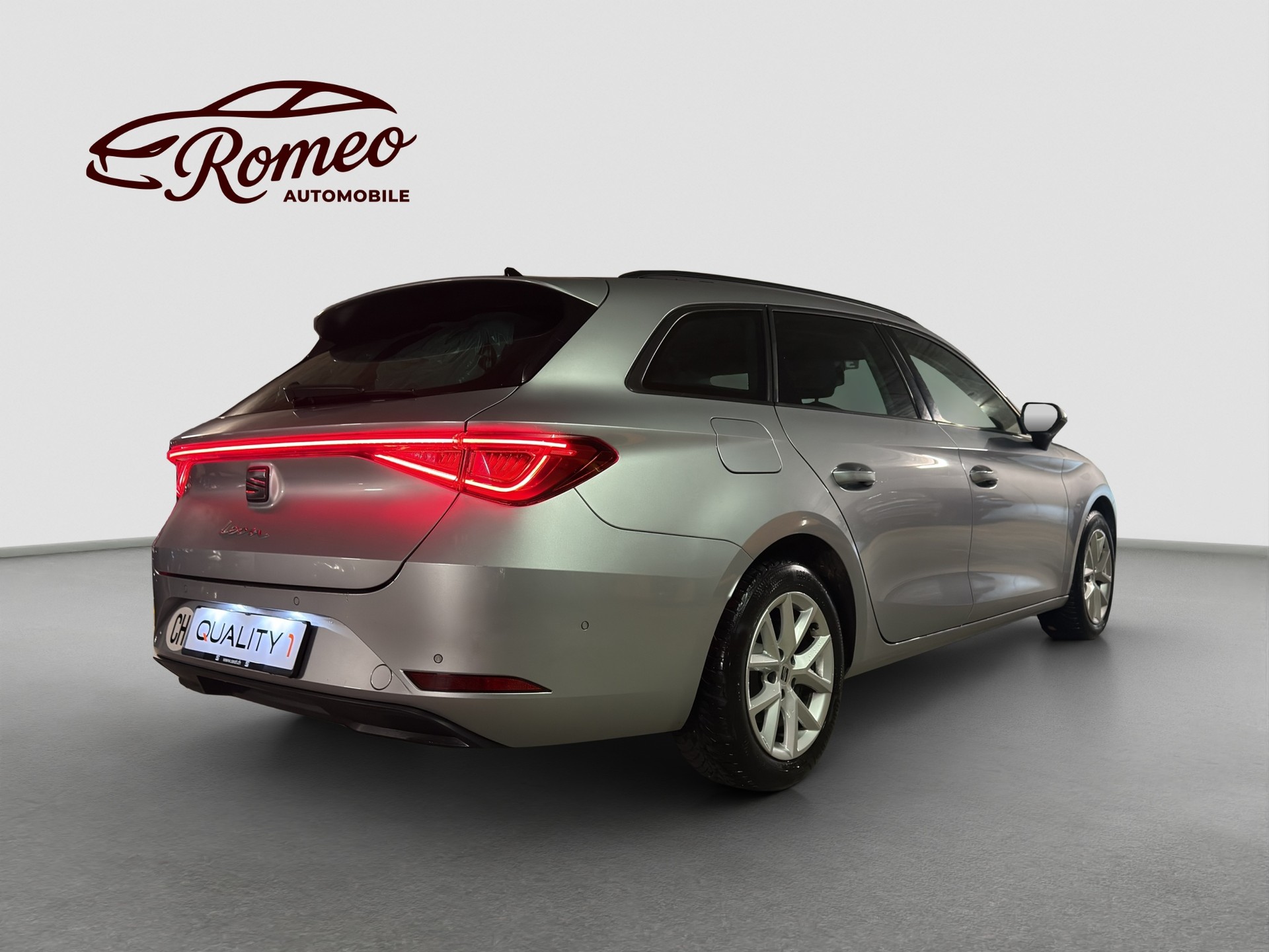 SEAT Leon ST 2.0 TDI EVO DSG Style ** Frisch ab MFK und Service ** CH Fahrzeug ** 1. Hand **-image-2