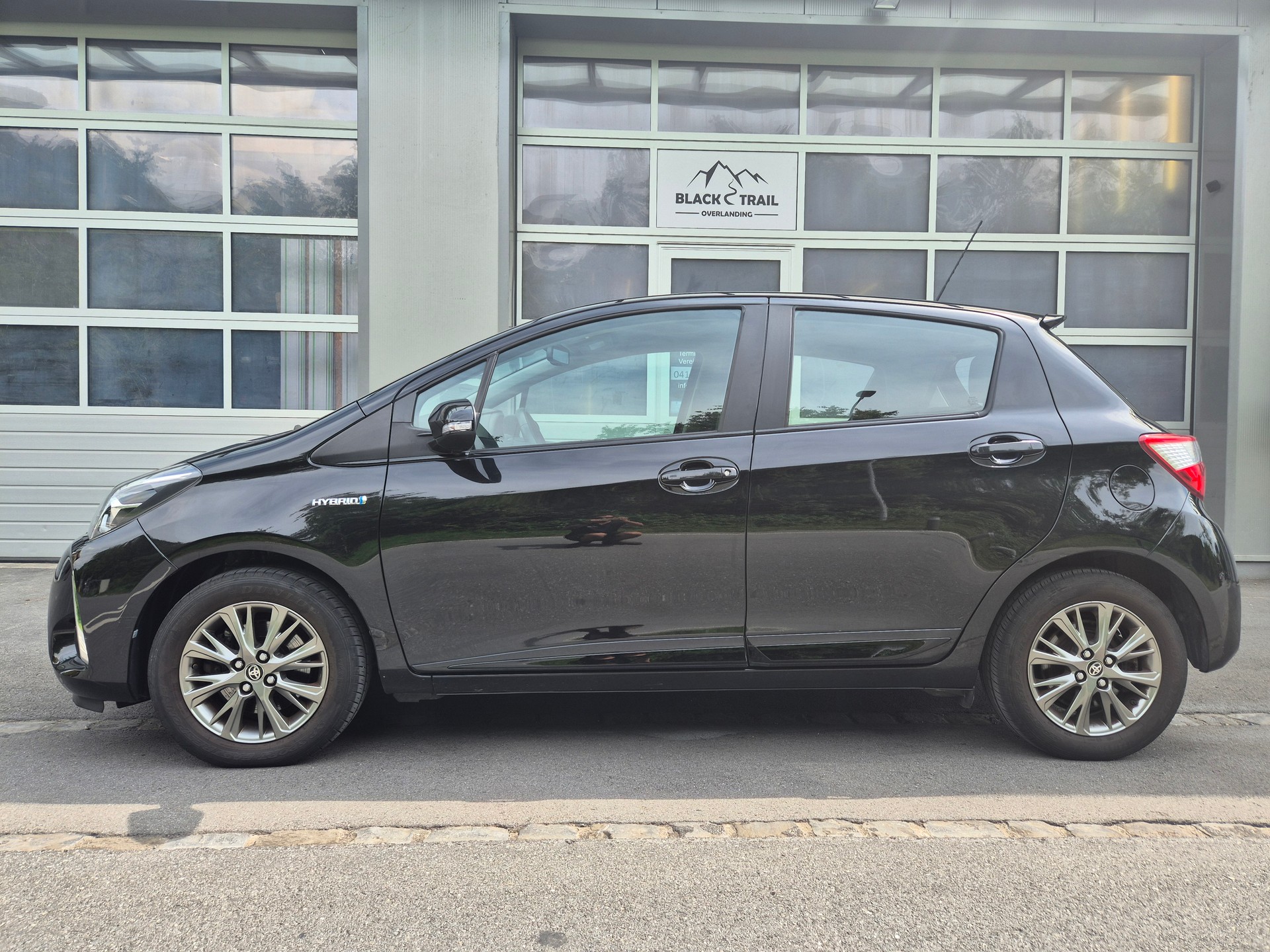 TOYOTA 1.5 VVT-i HSD Trend-image-0