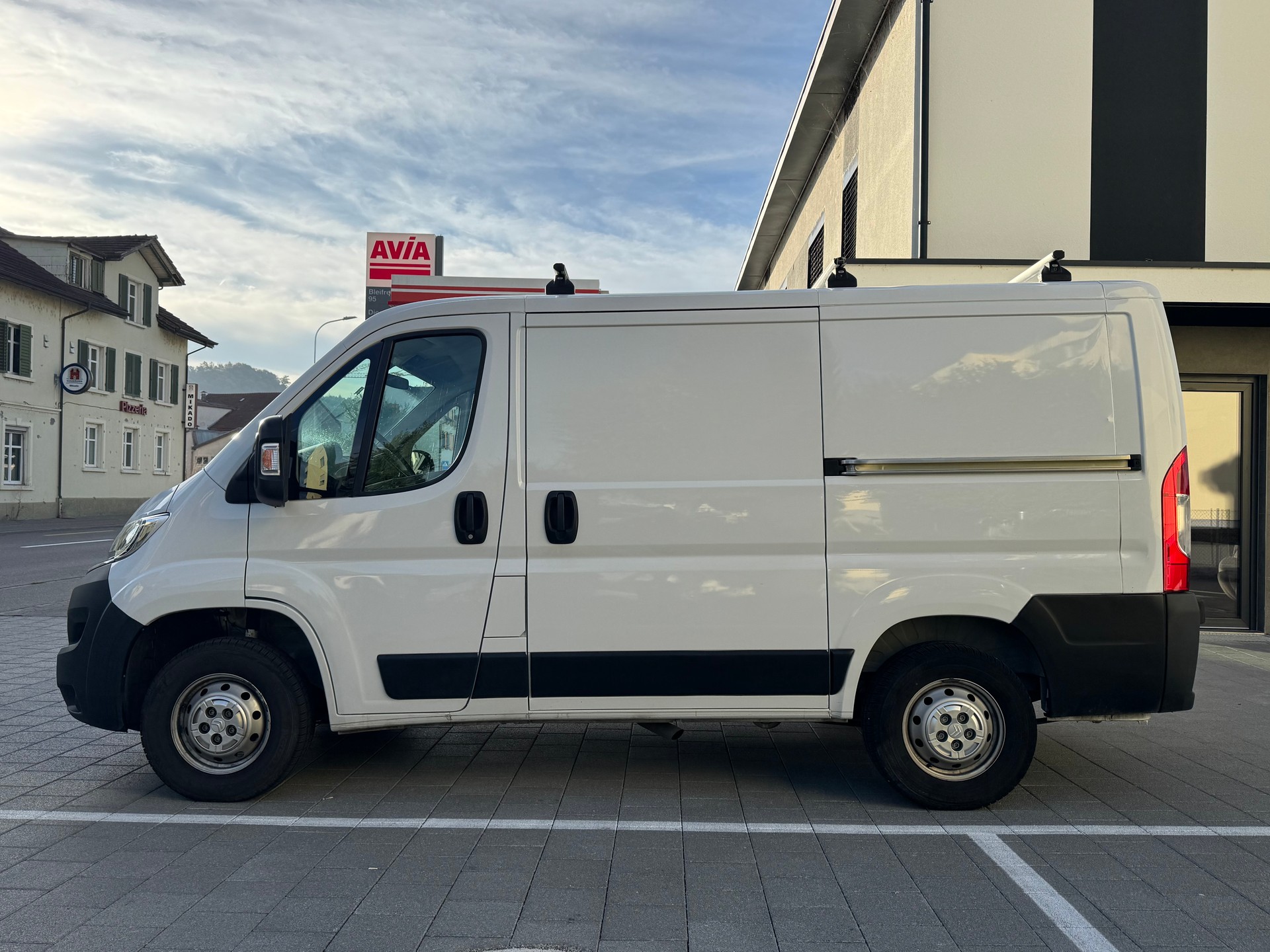 CITROEN Jumper 30 2.2 BlueHDi 120 Club L1H1-image-1