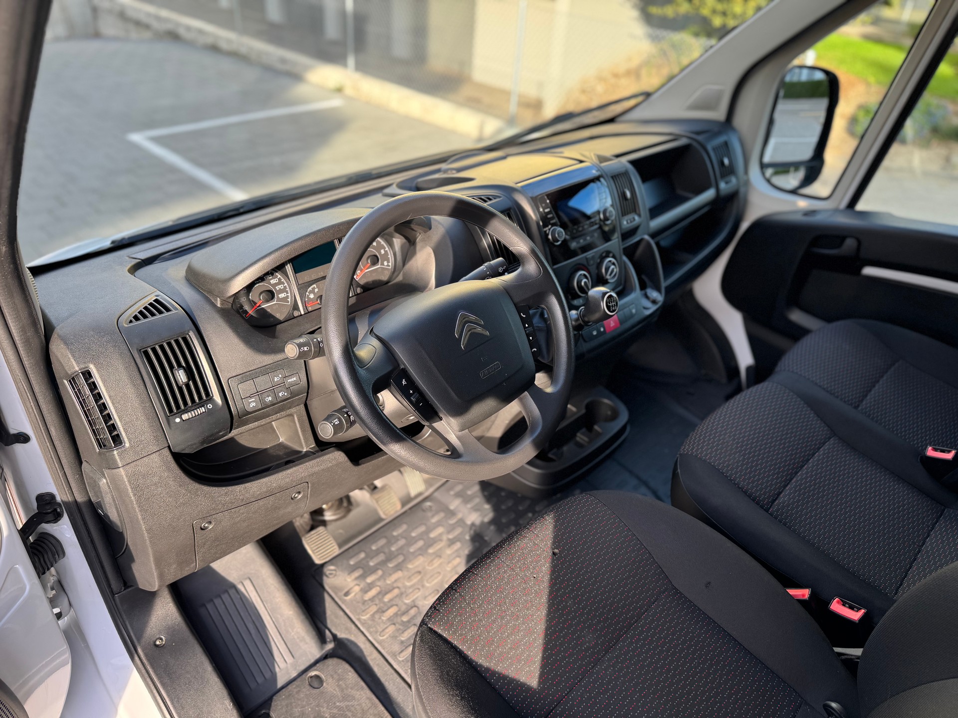 CITROEN Jumper 30 2.2 BlueHDi 120 Club L1H1-image-8