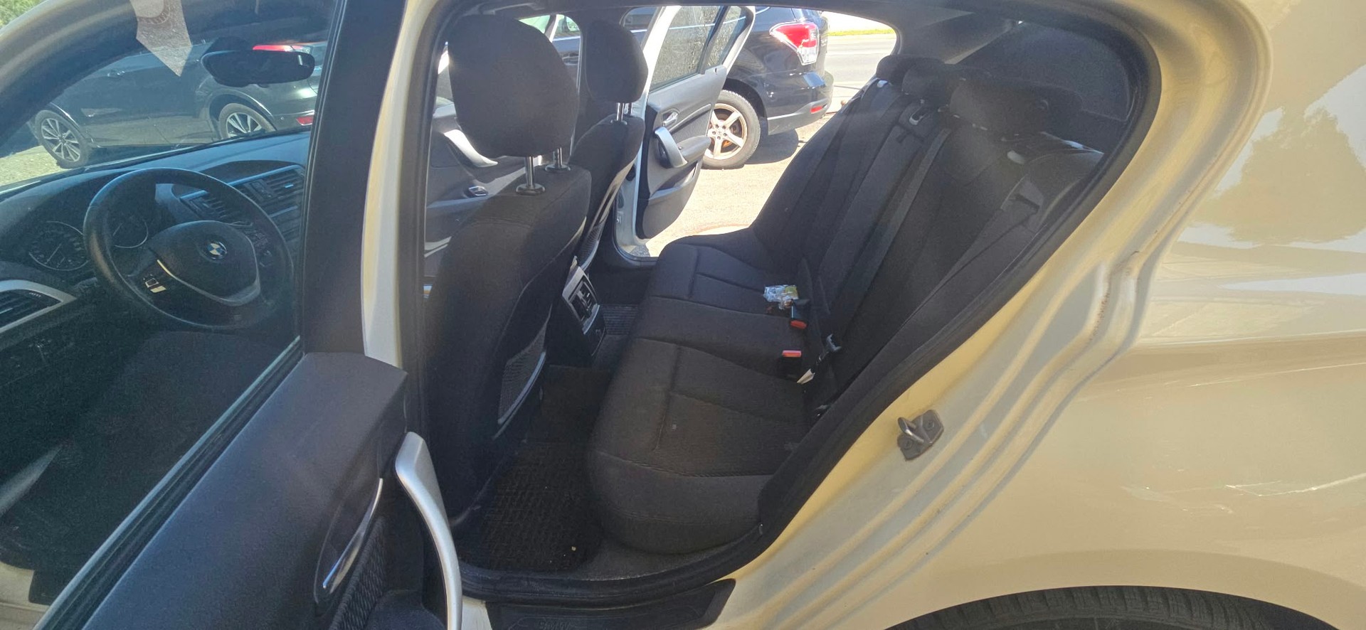 BMW 116i-image-7