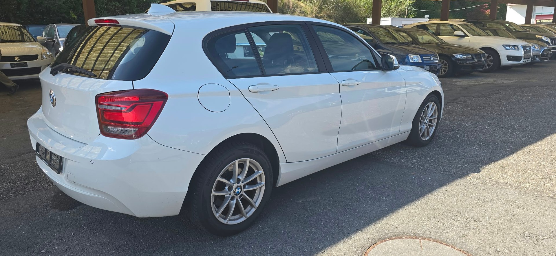 BMW 116i-image-2
