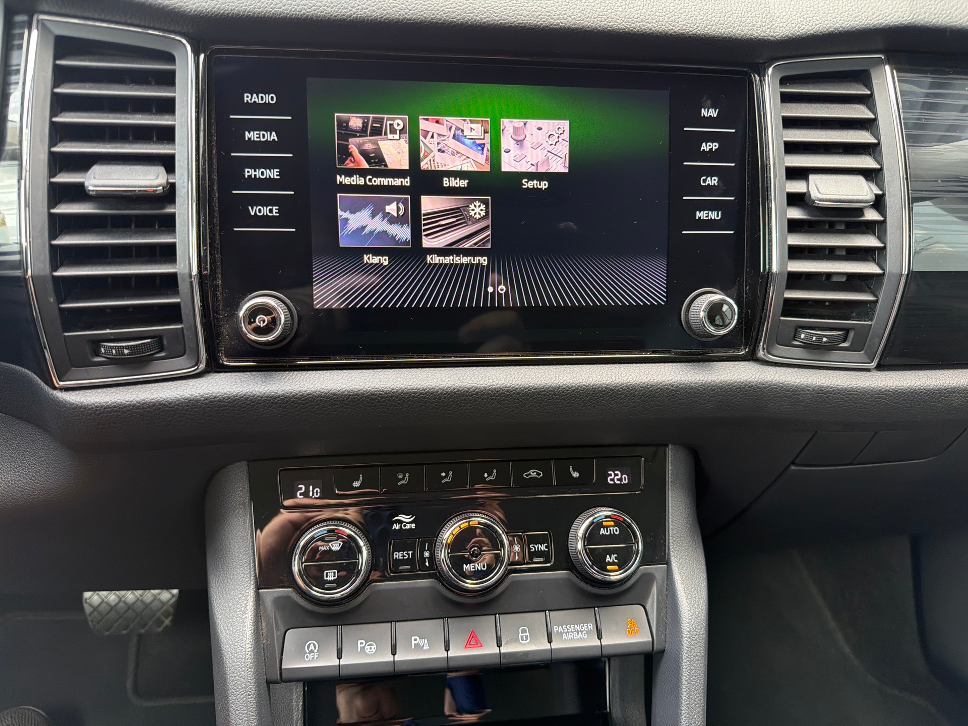 SKODA Kodiaq 2.0 TDI CR Style 4x4 DSG 7 Sitze-image-16