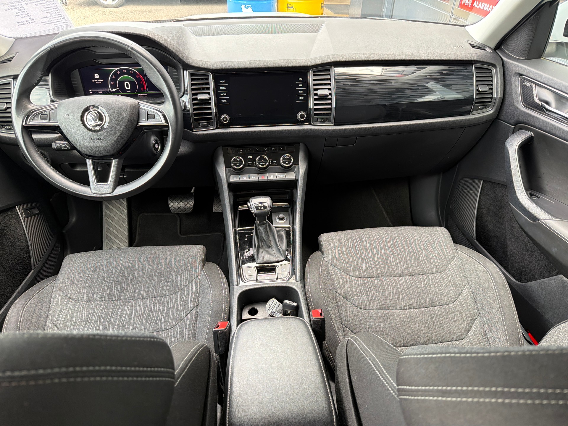 SKODA Kodiaq 2.0 TDI CR Style 4x4 DSG 7 Sitze-image-12