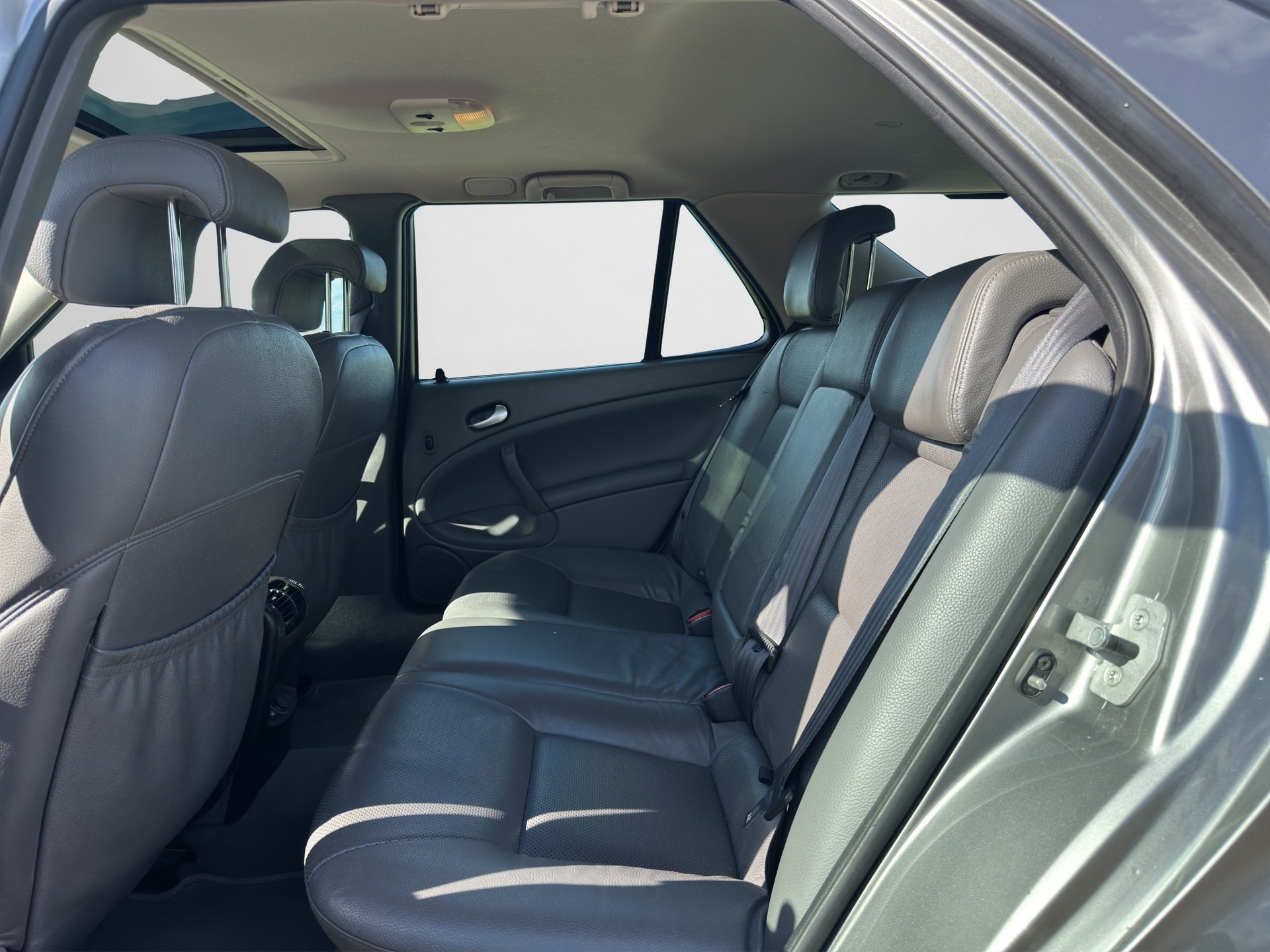 SAAB 9-5 2.3T Aero-image-11