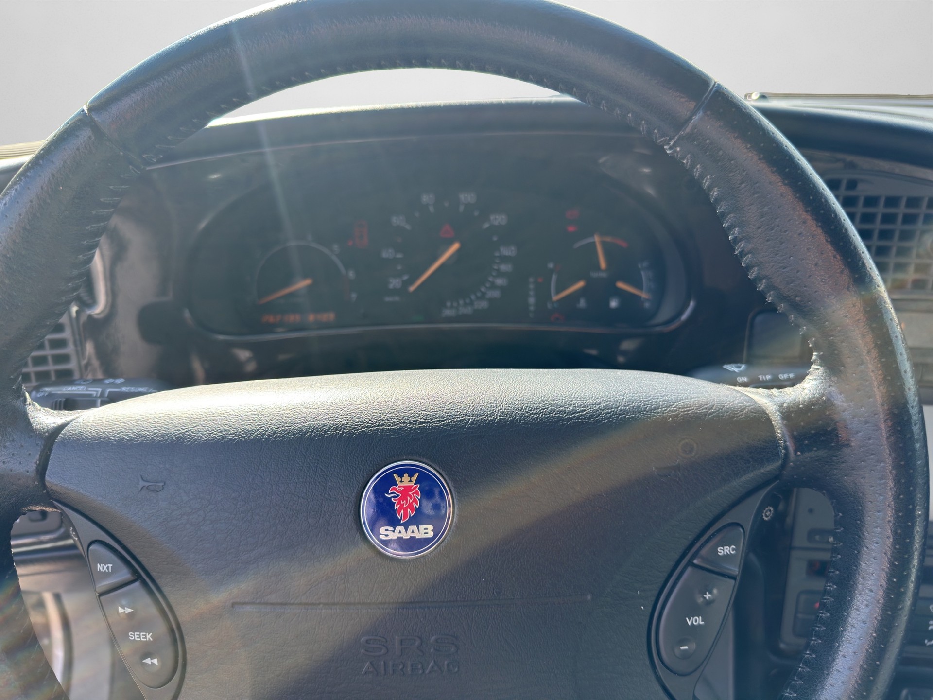 SAAB 9-5 2.3T Aero-image-10