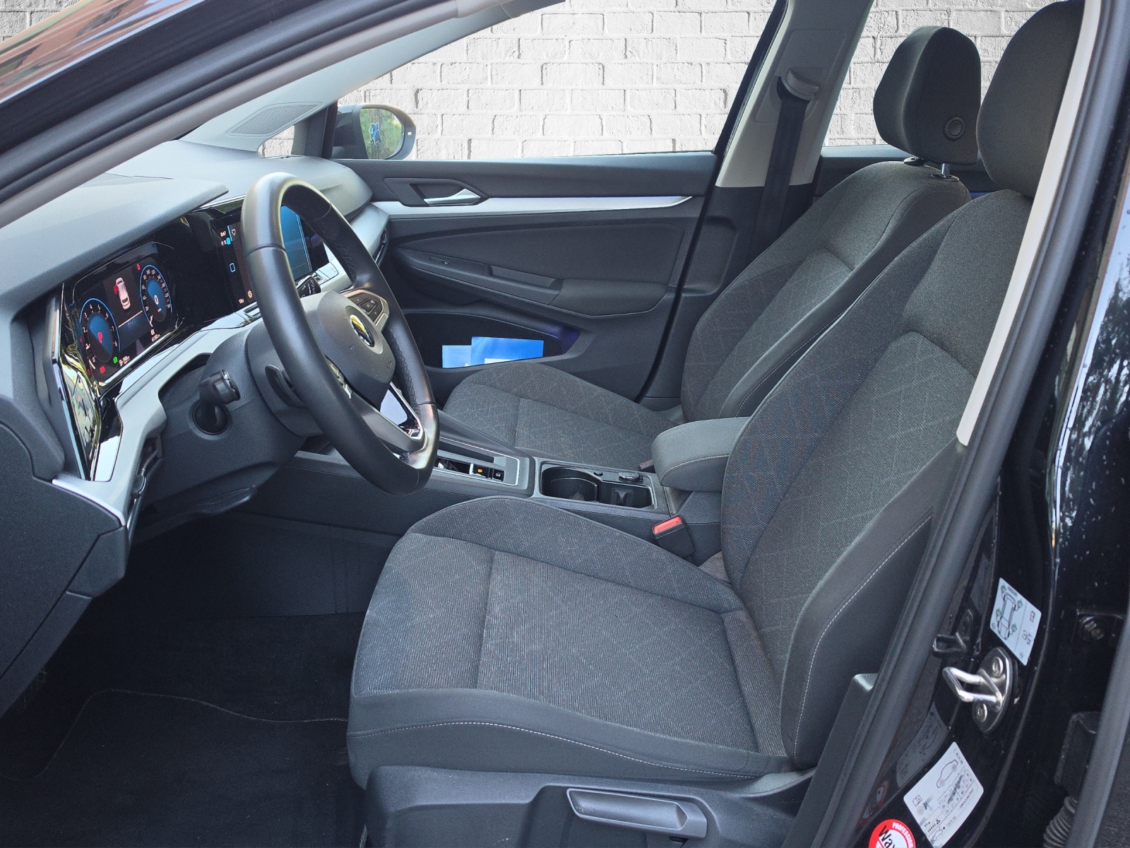 VW Golf 1.0 eTSI mHEV ACTLife DSG-image-8