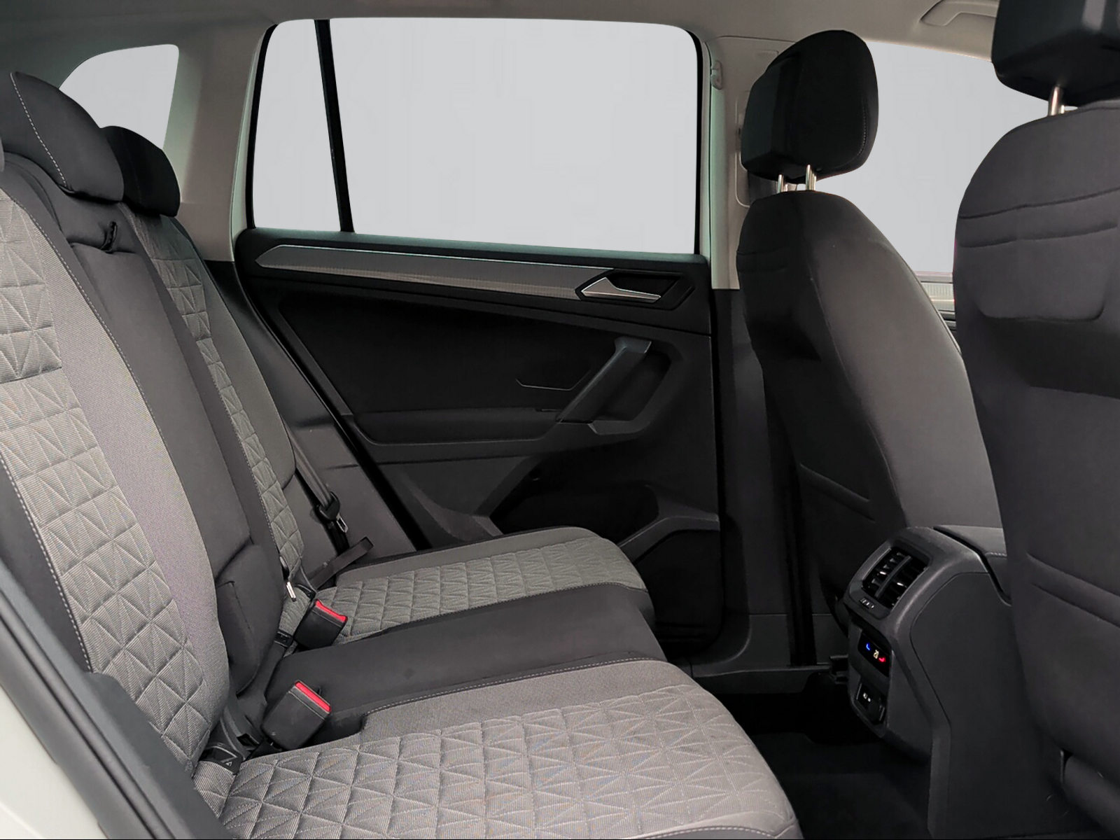 VW Tiguan 2.0TSI Life 4Motion DSG-image-7