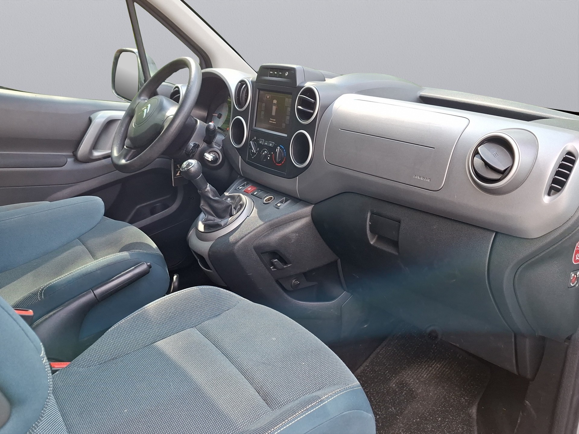 CITROEN Berlingo 1.6 BlueHDi Feel-image-9